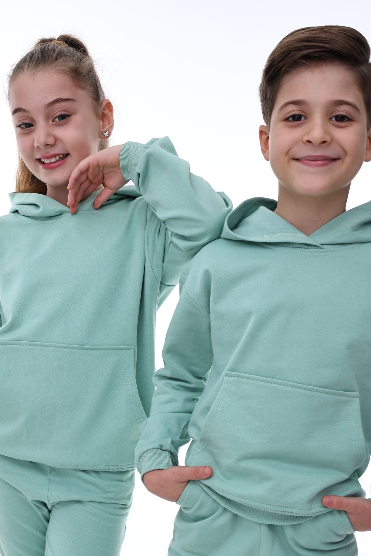 Basic Kapüşonlu Şardonlu Kanguru Cep Detaylı Çocuk Sweatshirt 3-10 Yaş Ekru