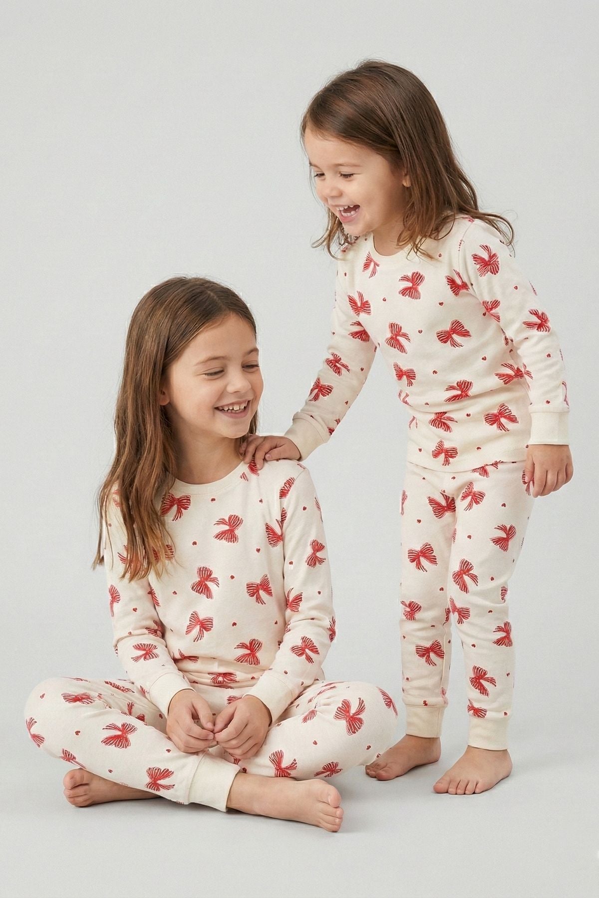 Ekru Renk Kırmızı Fiyonk Baskılı Kız Çocuk Pijama Takımı