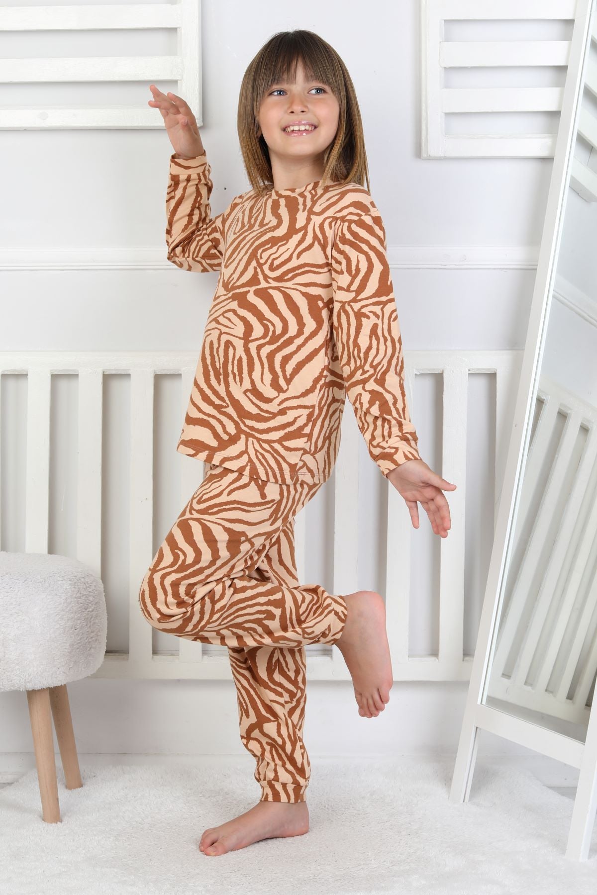 Kaplan Desenli Kız Çocuk Pijama Takımı