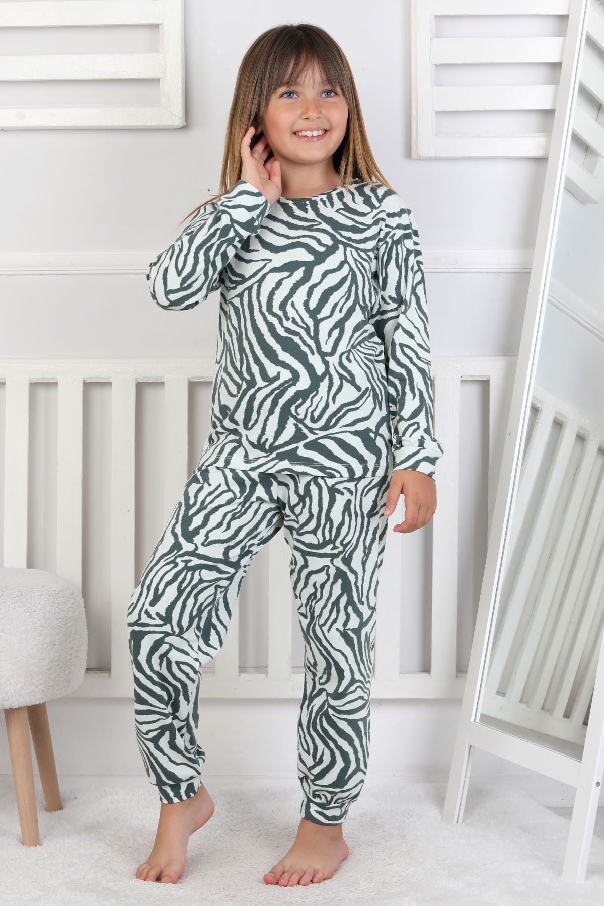 Kaplan Desenli Kız Çocuk Pijama Takımı