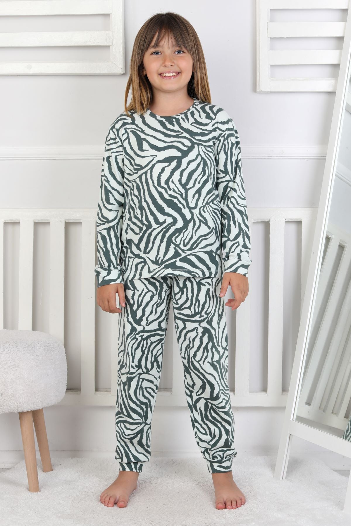 Kaplan Desenli Kız Çocuk Pijama Takımı