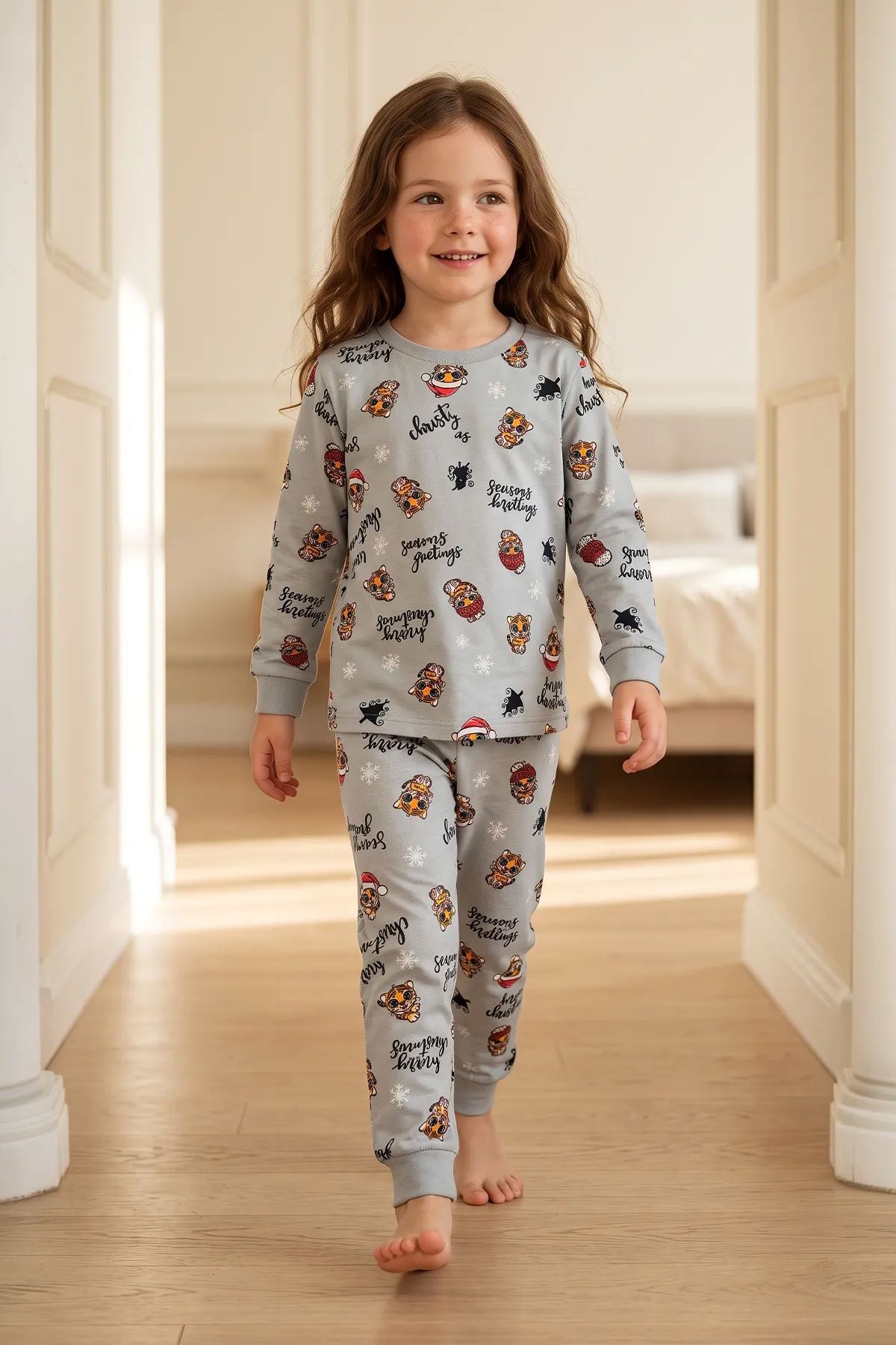 Kız Çocuk Yılbaşı Temalı Tiger Desenli Uzun Kollu Pijama Takımı