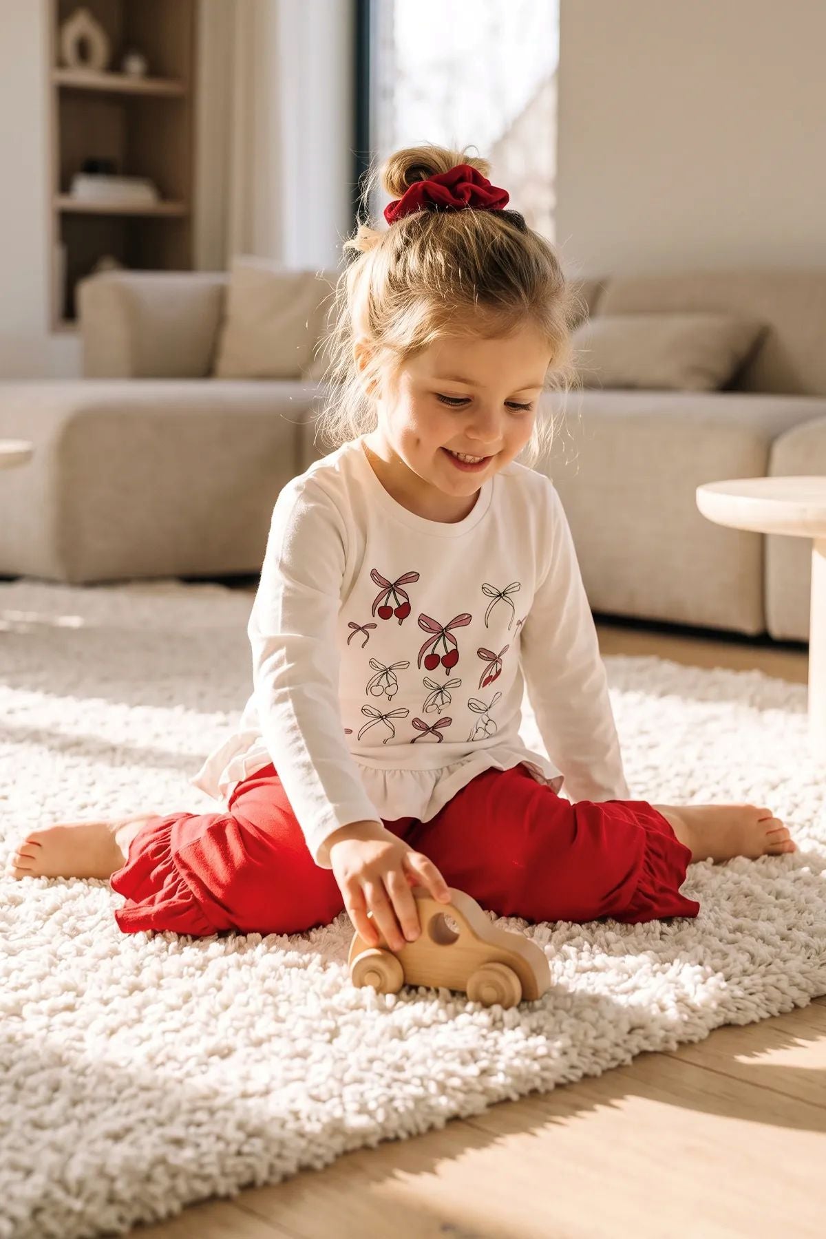 Kız Çocuk Cherry Fiyonk Desenli Fırfırlı Pijama Takımı – Toka Hediyeli