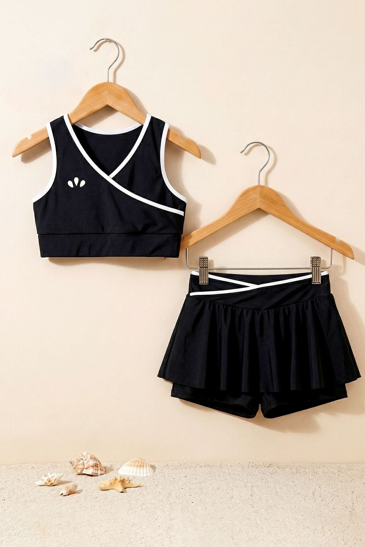 Kız Çocuk Sportif Siyah Renk Biyeli Crop Şort Etek Alt Üst Takım