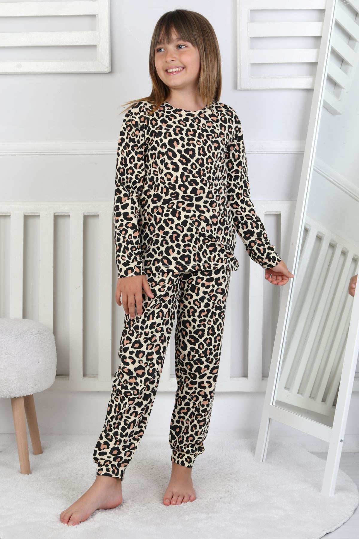 Minik Uyku Avcısı - Vahşi Rahatlık Serisi Leopar Desenli Kız Çocuk Pijama Takımı