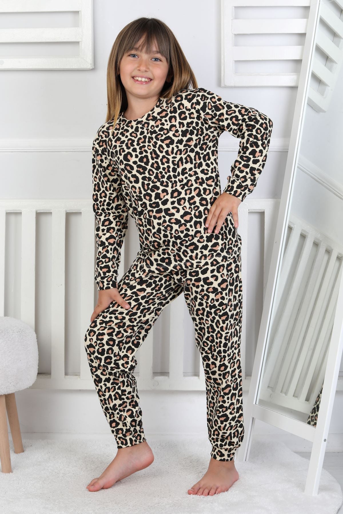 Minik Uyku Avcısı - Vahşi Rahatlık Serisi Leopar Desenli Kız Çocuk Pijama Takımı