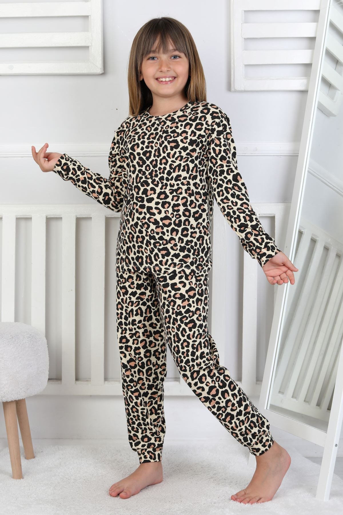 Minik Uyku Avcısı - Vahşi Rahatlık Serisi Leopar Desenli Kız Çocuk Pijama Takımı