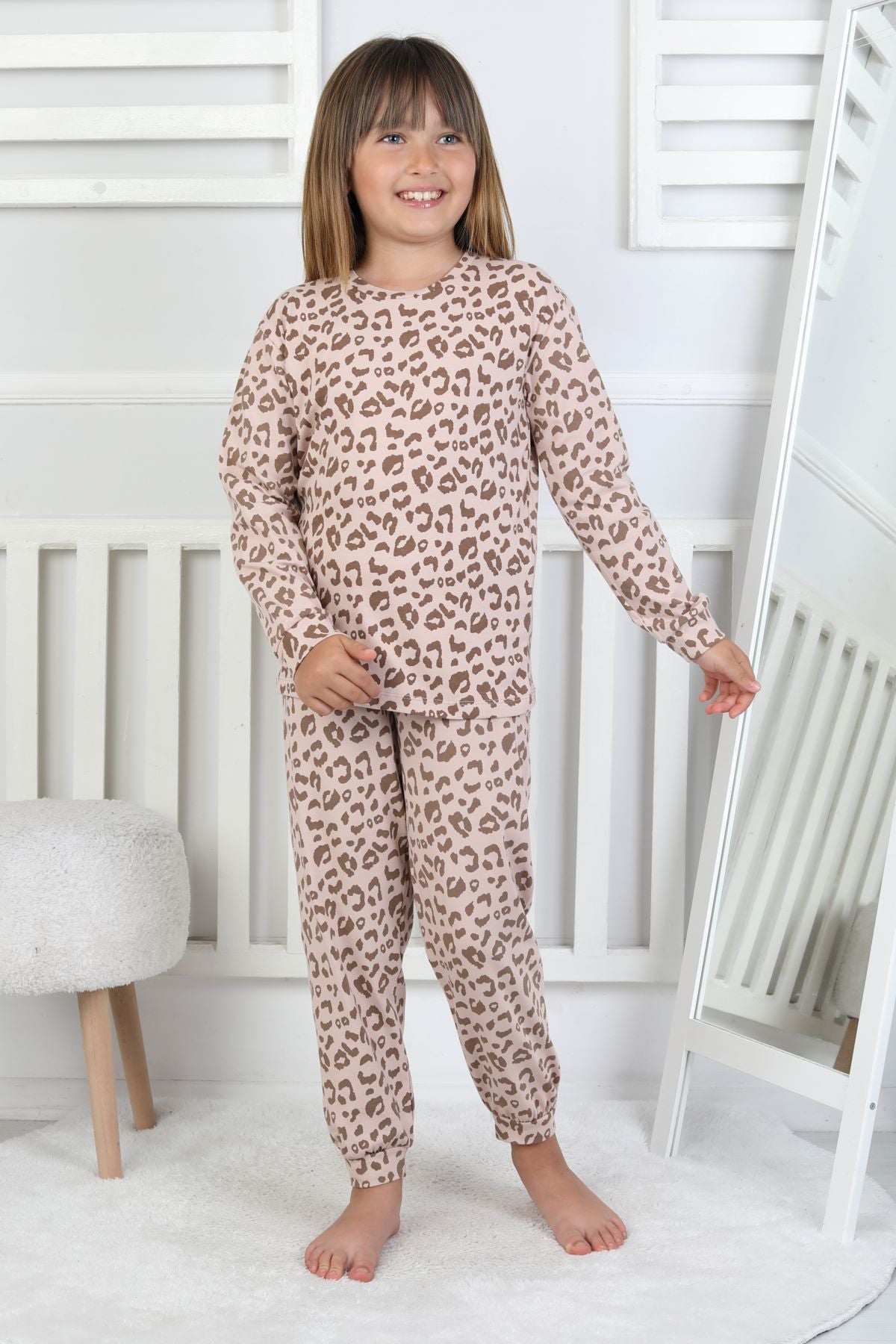 Minik Uyku Avcısı - Vahşi Rahatlık Serisi Leopar Desenli Kız Çocuk Pijama Takımı
