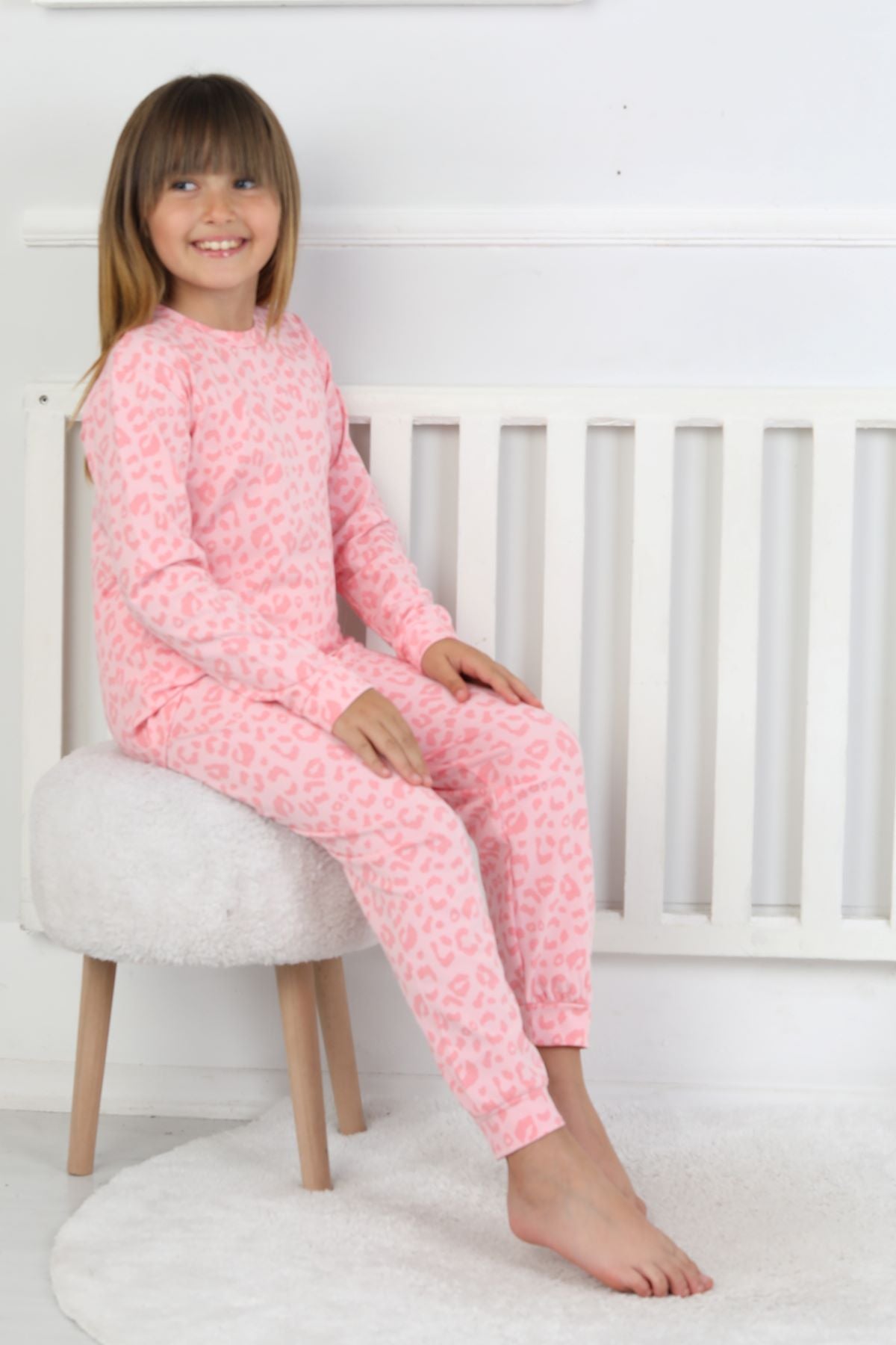 Minik Uyku Avcısı - Vahşi Rahatlık Serisi Leopar Desenli Kız Çocuk Pijama Takımı