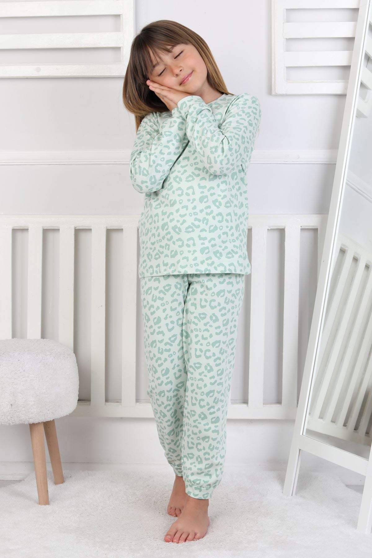 Minik Uyku Avcısı - Vahşi Rahatlık Serisi Leopar Desenli Kız Çocuk Pijama Takımı