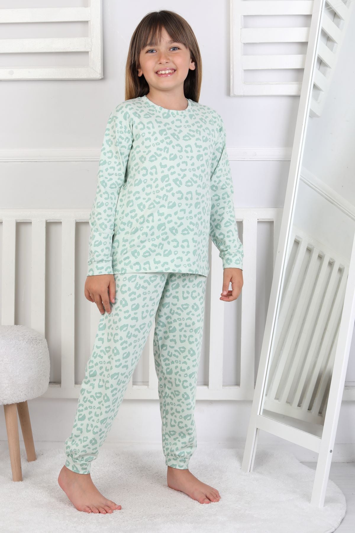 Minik Uyku Avcısı - Vahşi Rahatlık Serisi Leopar Desenli Kız Çocuk Pijama Takımı