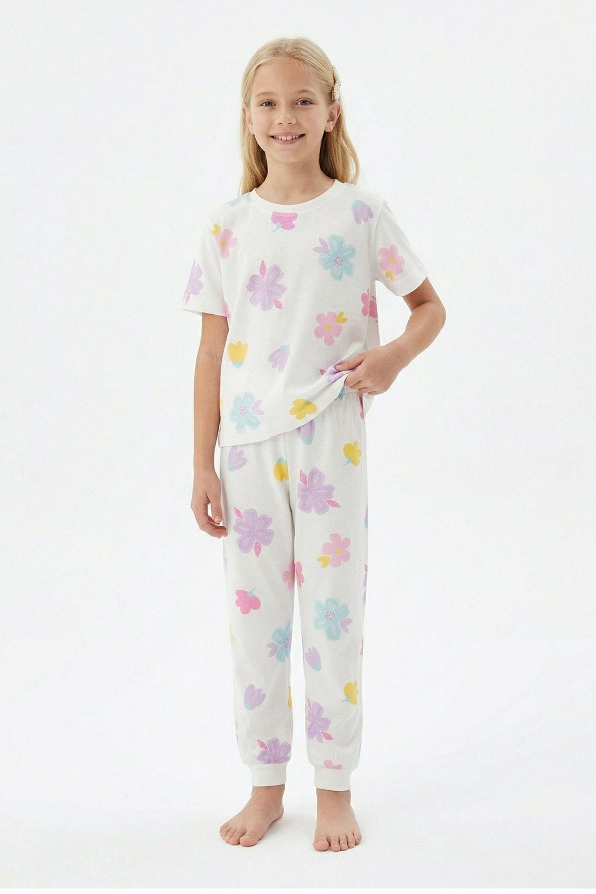 Pastel Renkli Çiçek Desenli Beyaz Kız Çocuk %100 Pamuk Pijama Takımı