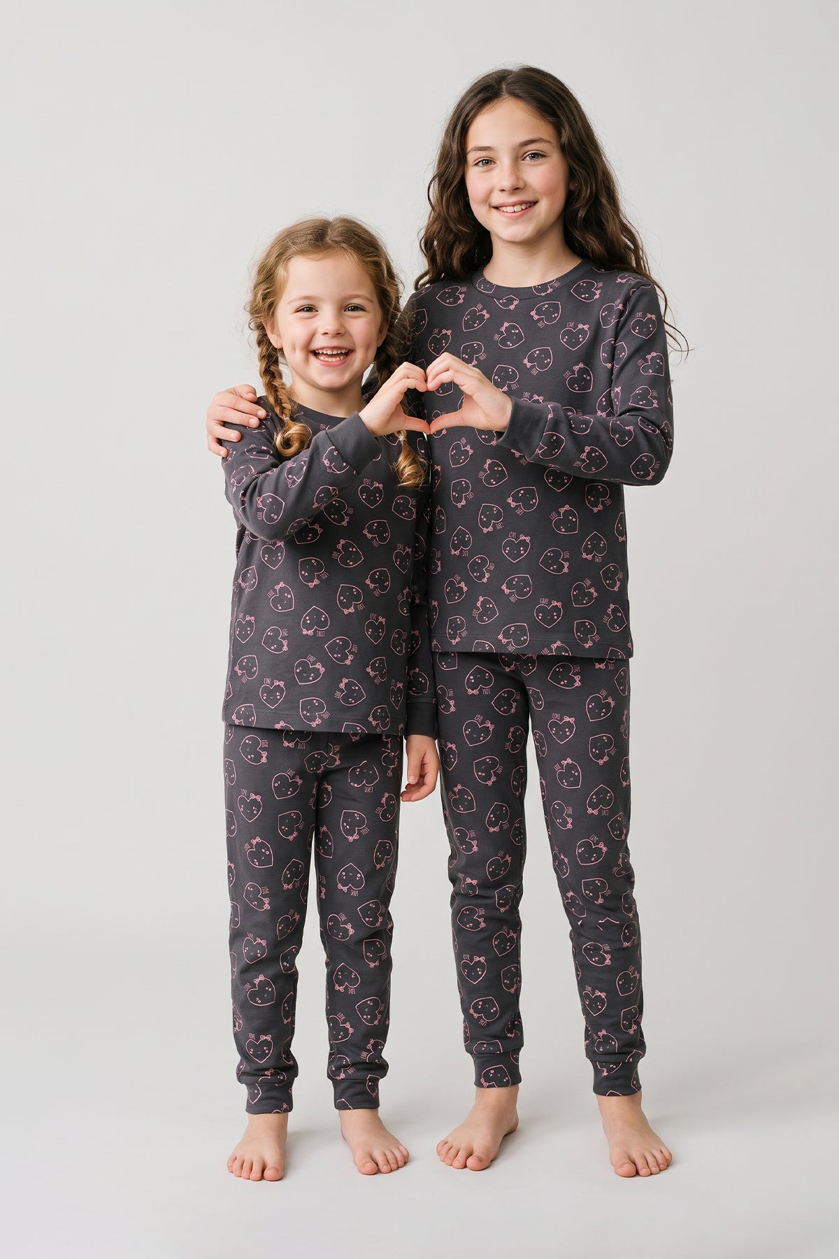 Pembe Kalp Desenli Antrasit Kız Çocuk Uzun Kollu Pijama Takımı