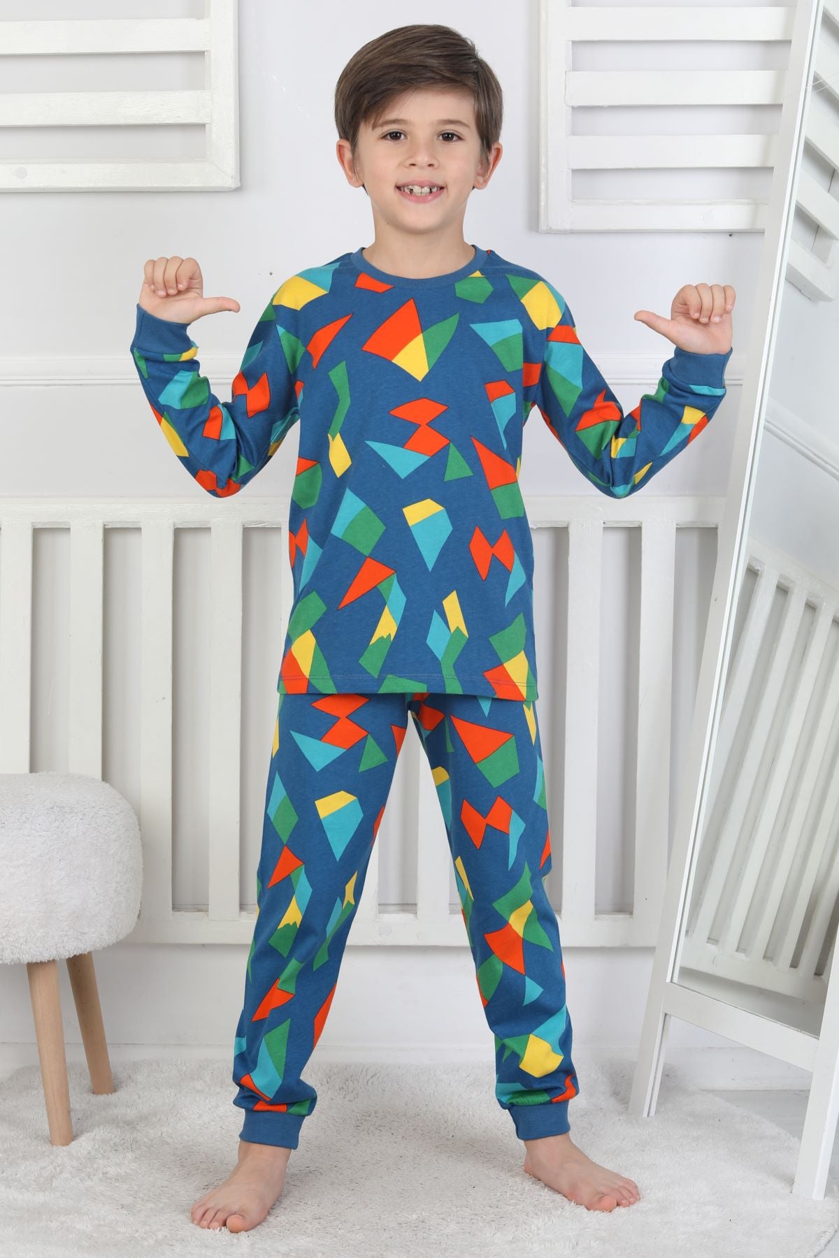 Renkli Geometrik Şekilli Erkek Çocuk Pijama Takımı