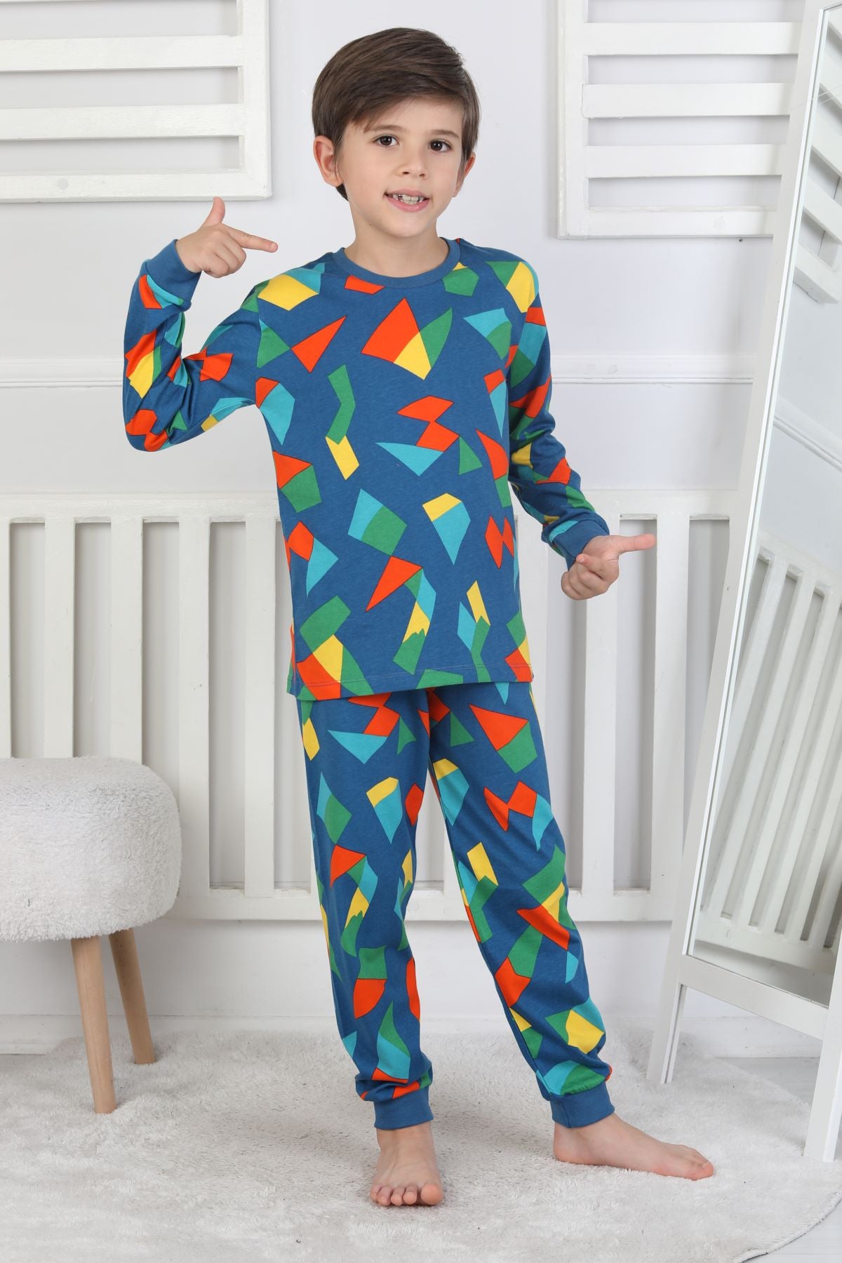 Renkli Geometrik Şekilli Erkek Çocuk Pijama Takımı