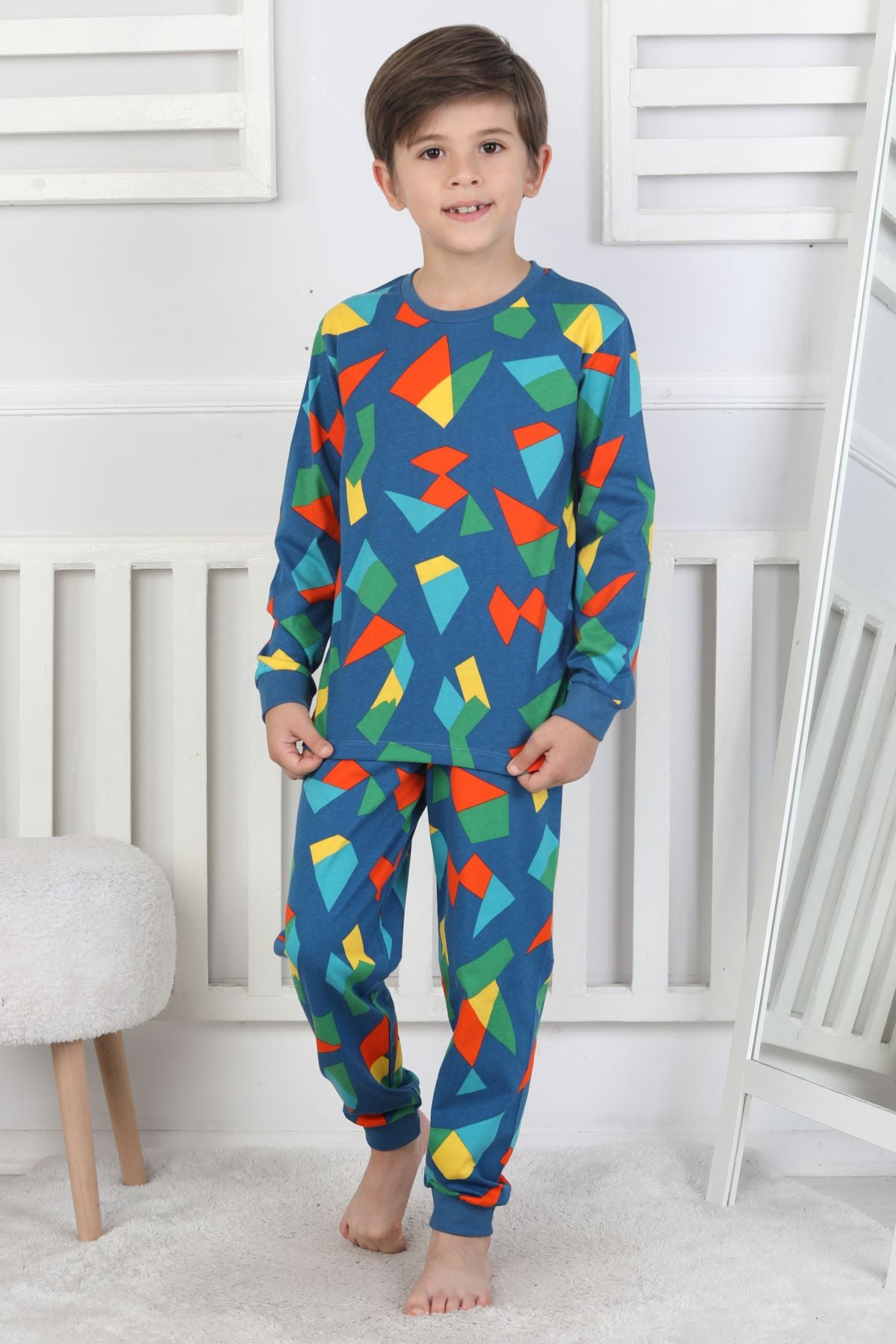 Renkli Geometrik Şekilli Erkek Çocuk Pijama Takımı