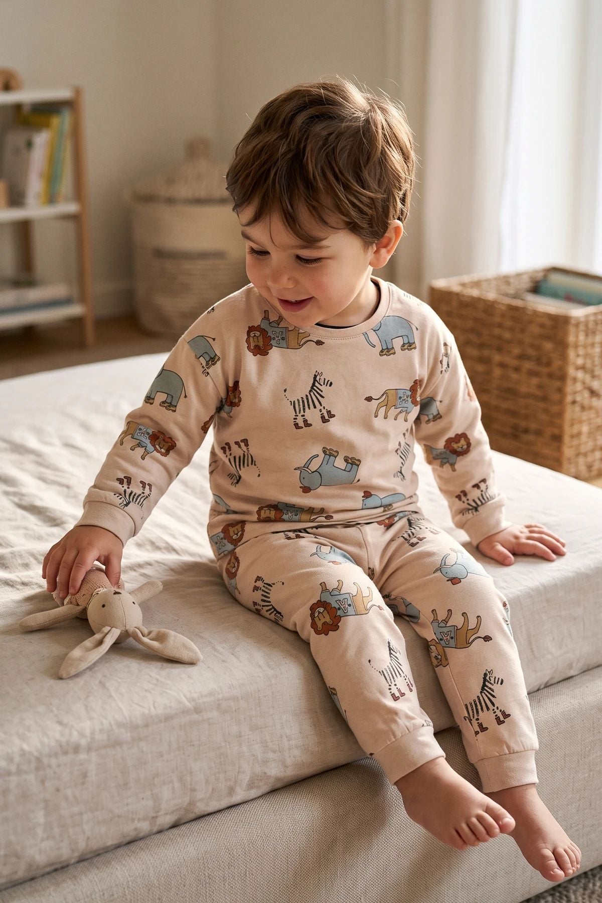 Sevimli Animal (Aslan-Zebra-Fil) Desenli Erkek Pijama Takımı