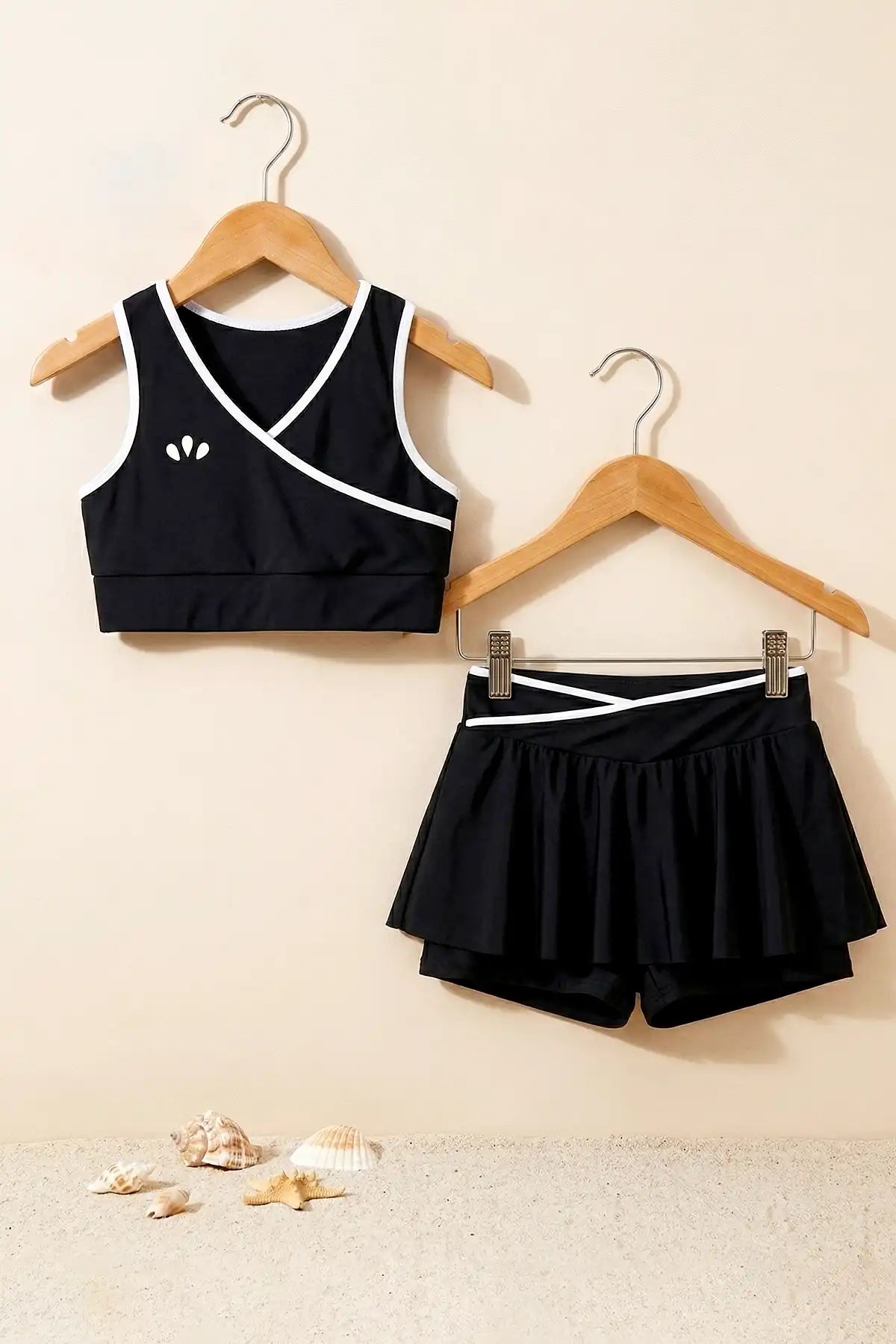 Kız Çocuk Sportif Siyah Renk Biyeli Crop Şort Etek Alt Üst Takım