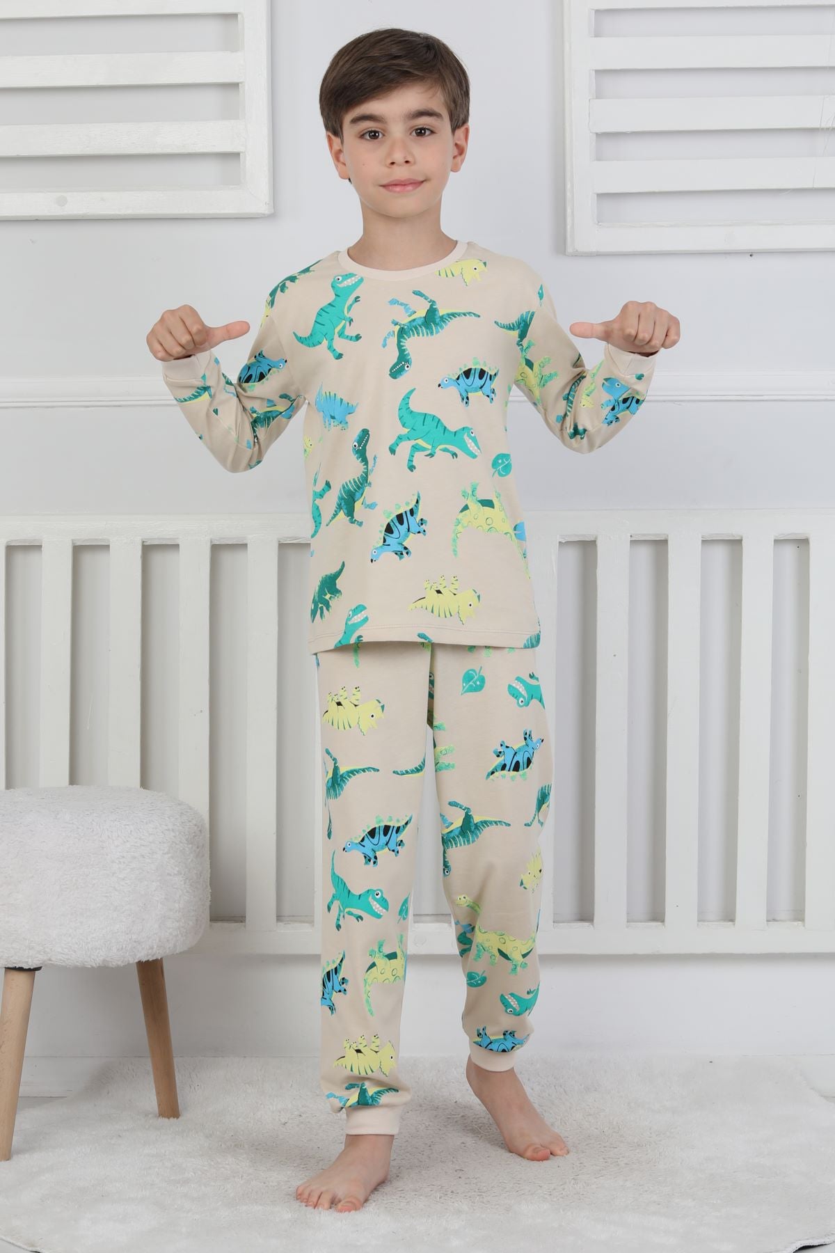 Stegosaurus desenli erkek çocuk pijama takımı