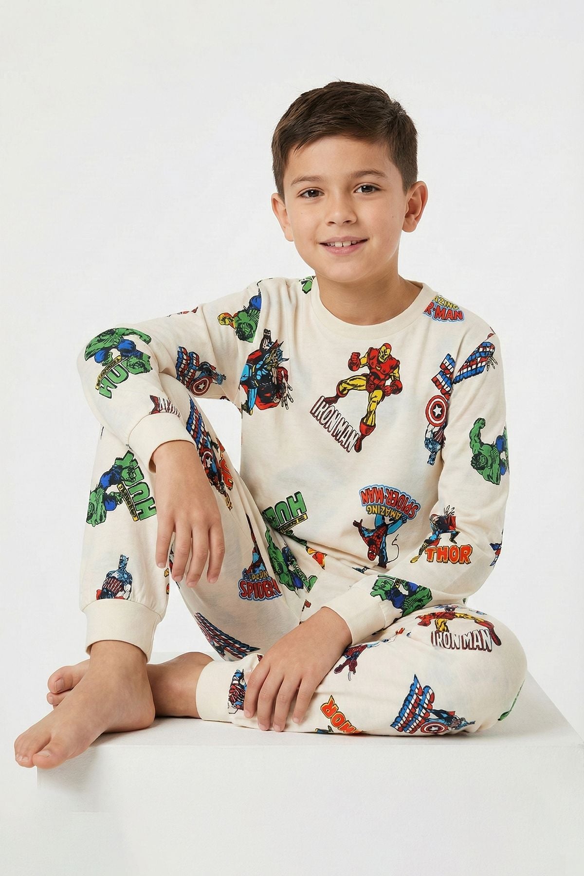 Süper Kahramanlar Desenli %100 Pamuk Beyaz Erkek Çocuk Pijama Takımı