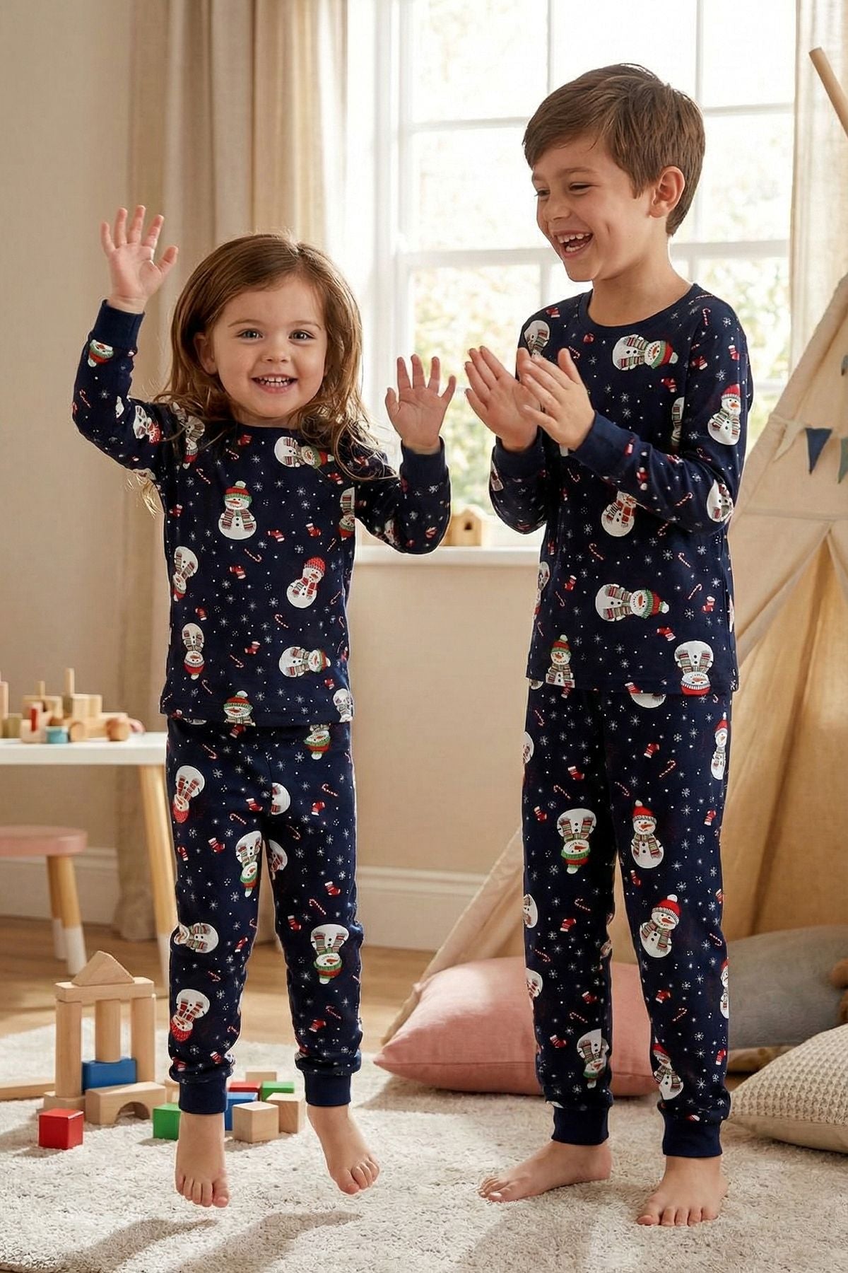 Unisex Yılbaşı Kardan Adam Desenli Çocuk Pijama Takımı