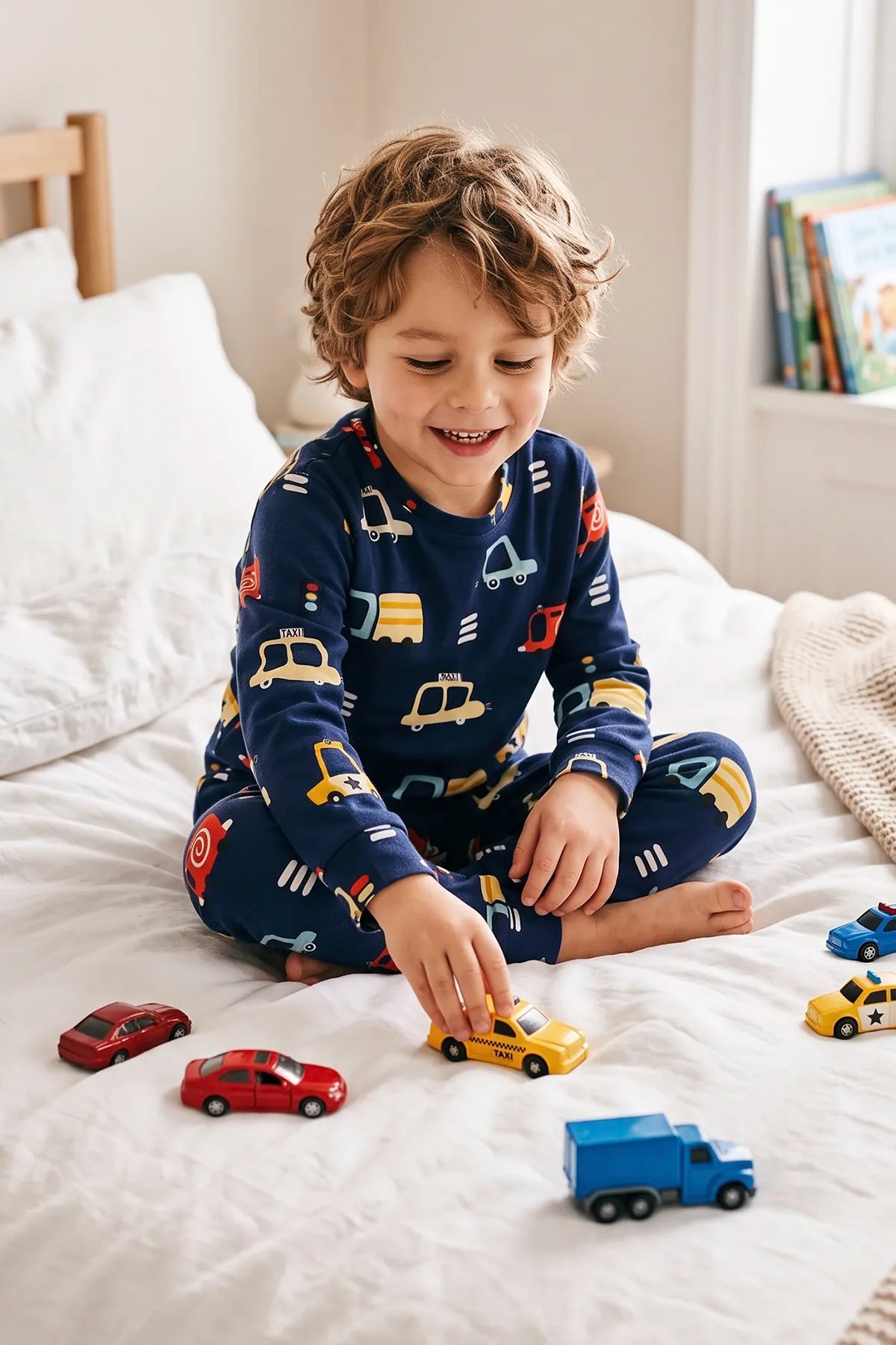 Araba Desenli %100 Pamuk Süprem Kumaş Erkek Bebek - Çocuk Pijama Takımı