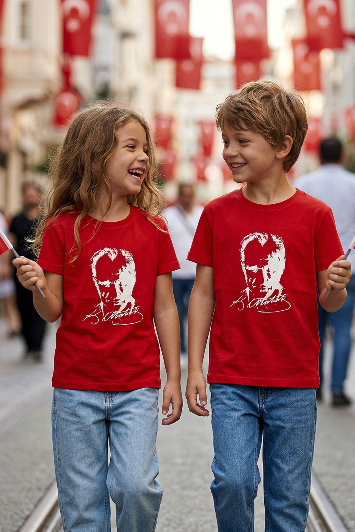 Atatürk Baskılı Kırmızı Renk T-Shirt