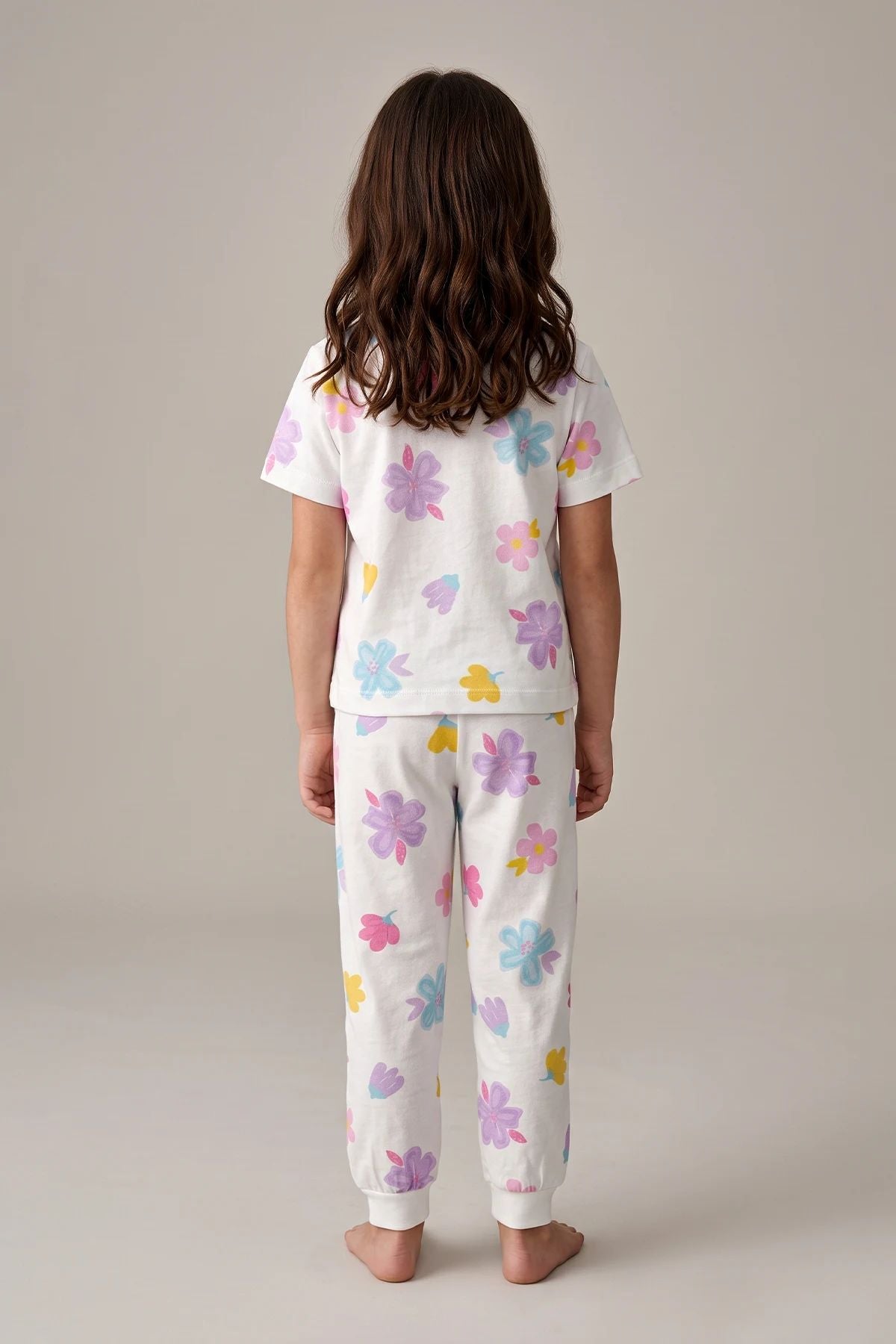 Pastel Renkli Çiçek Desenli Beyaz Kız Çocuk %100 Pamuk Pijama Takımı