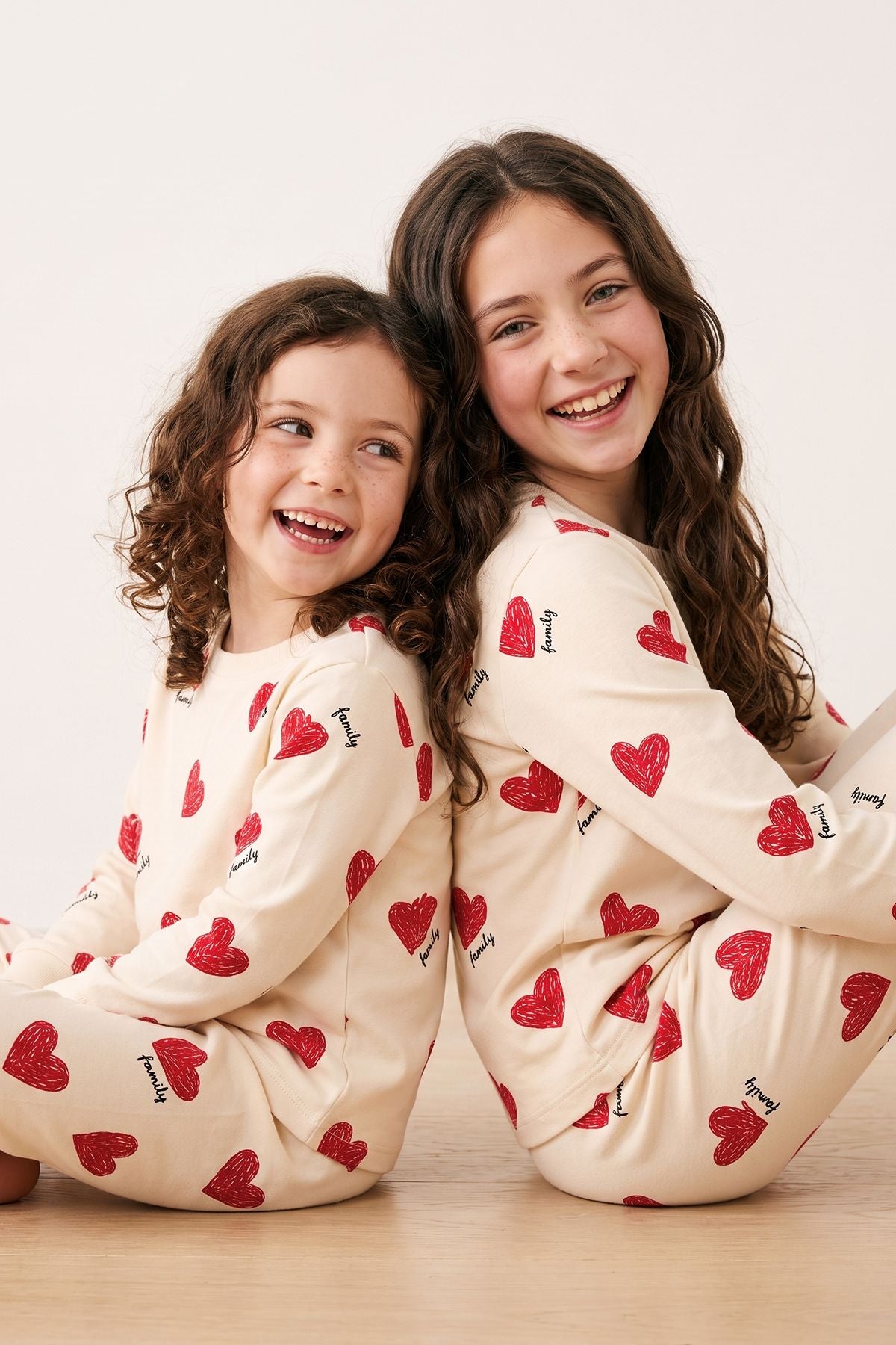 Minik Kalpler Family Desenli %100 Pamuk Kız Çocuk Pijama Takımı
