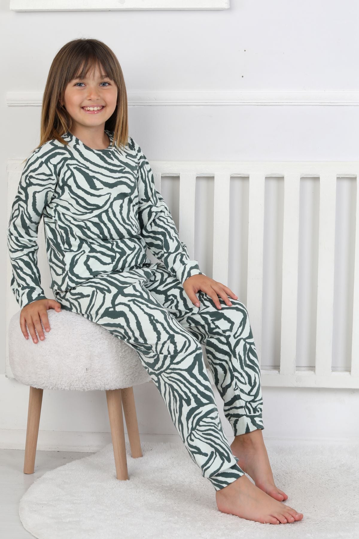 Kaplan Desenli Kız Çocuk Pijama Takımı