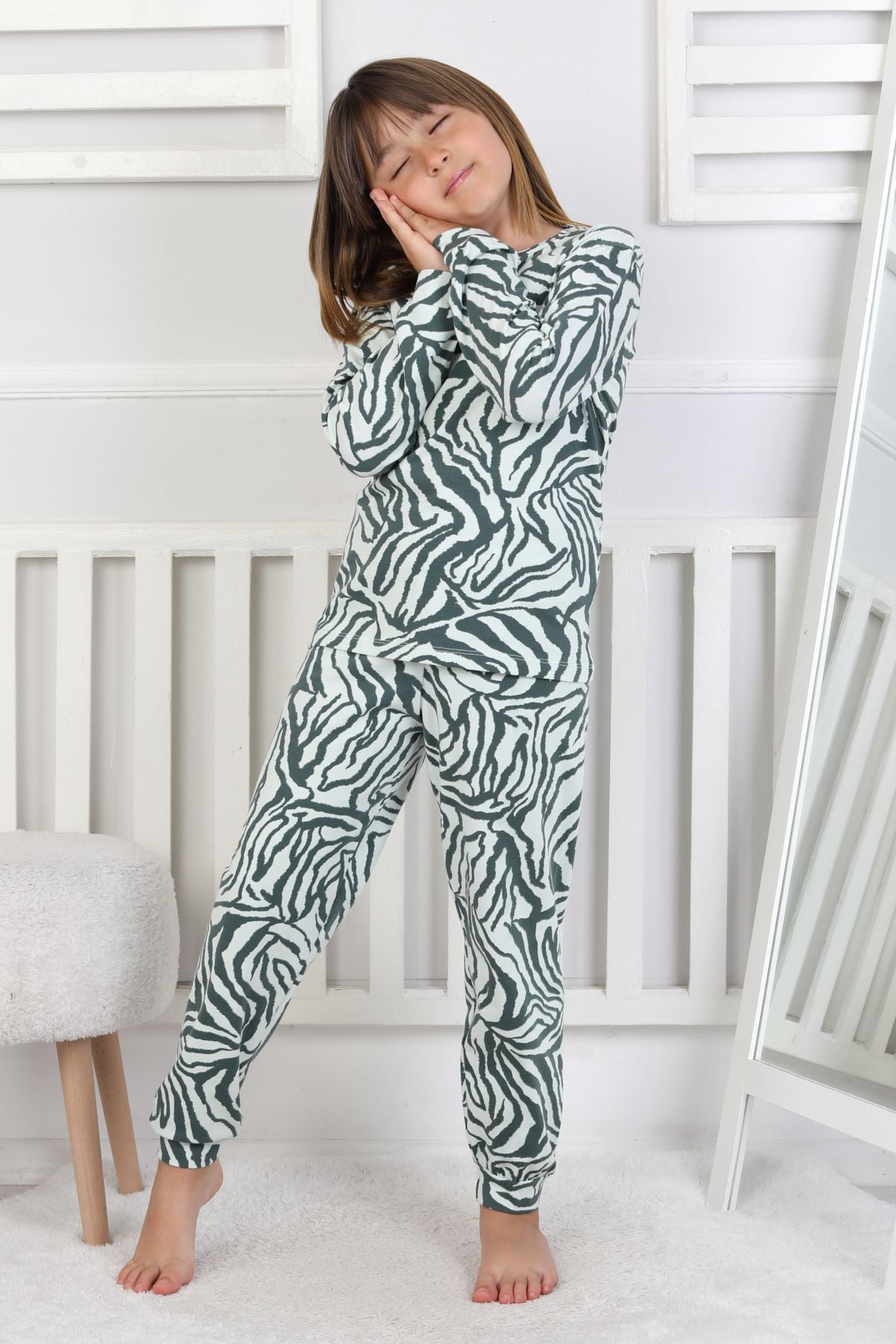 Kaplan Desenli Kız Çocuk Pijama Takımı