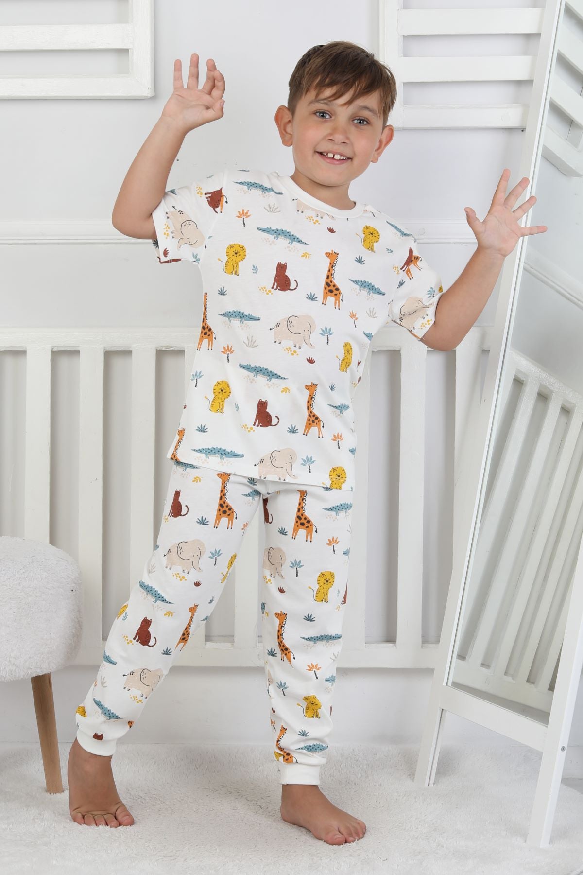 Kısa Kollu Animal Print Desenli Erkek Çocuk Pijama Takımı