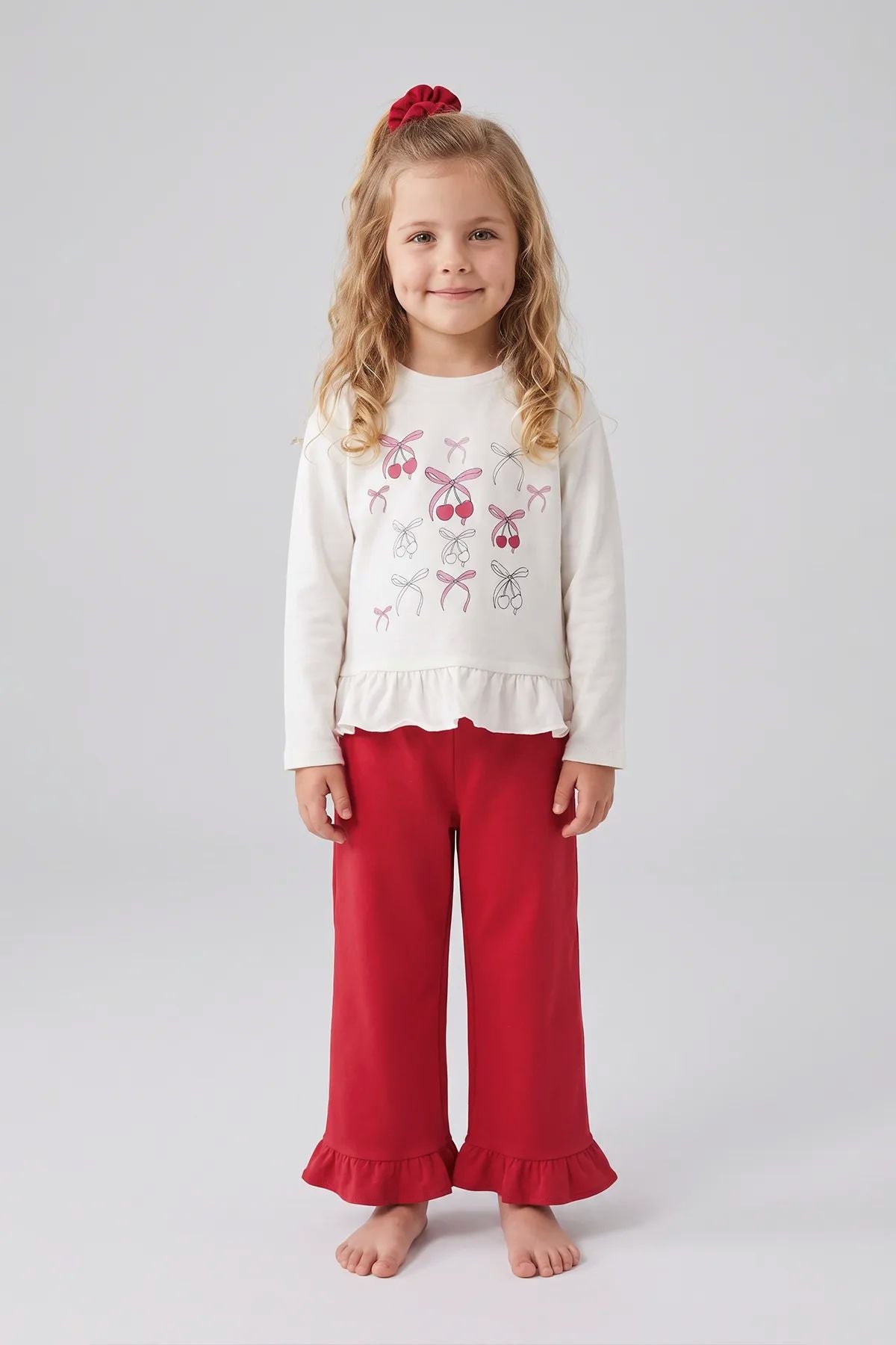 Kız Çocuk Cherry Fiyonk Desenli Fırfırlı Pijama Takımı – Toka Hediyeli