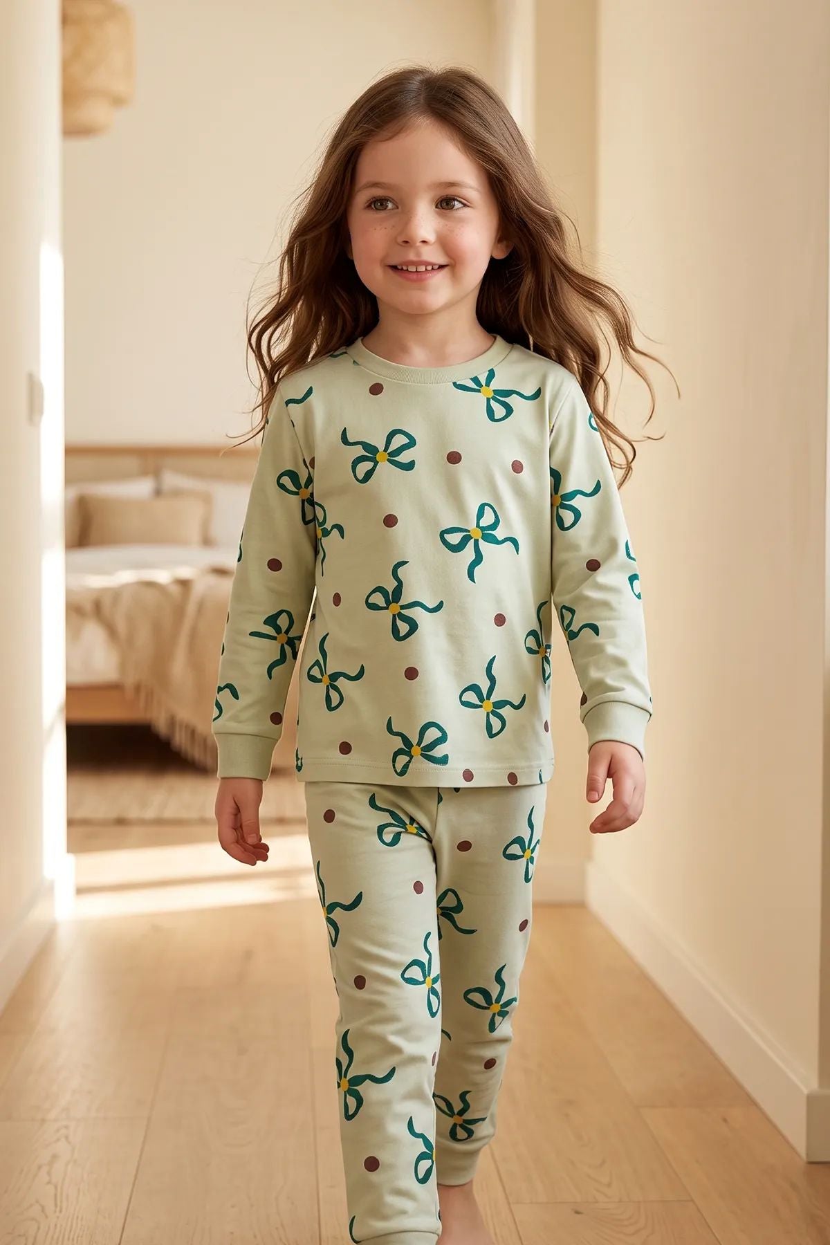 Kız Çocuk Fiyonk ve Puantiye Desenli Uzun Kollu Pijama Takımı