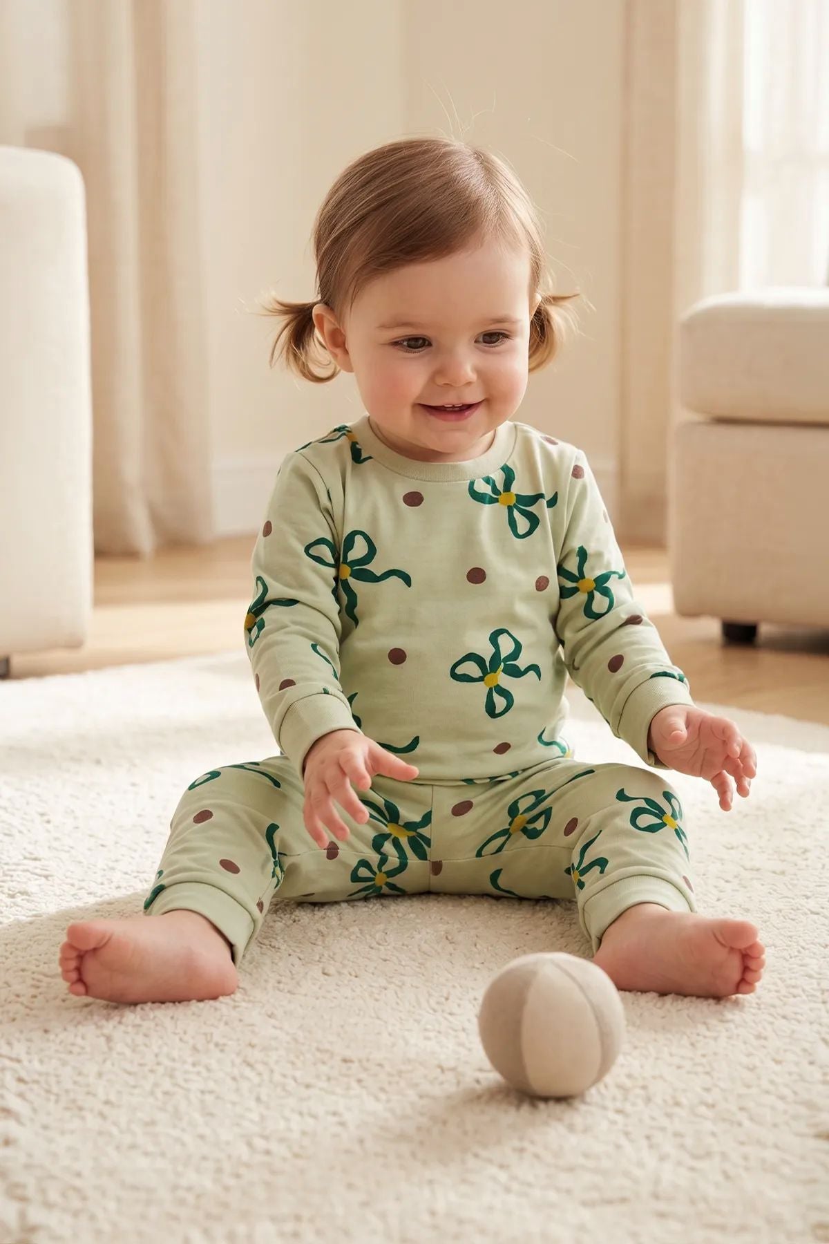 Kız Çocuk Fiyonk ve Puantiye Desenli Uzun Kollu Pijama Takımı