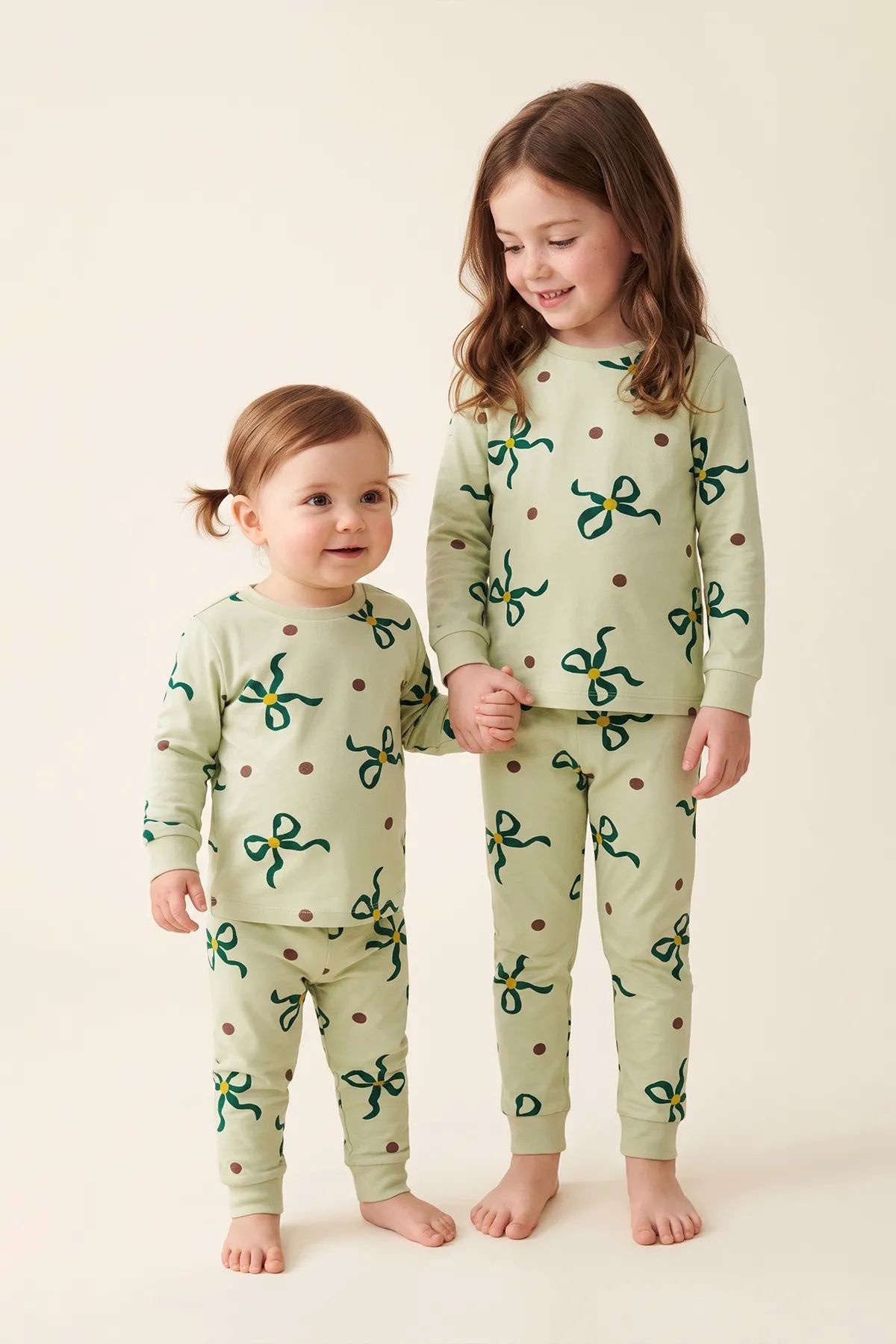 Kız Çocuk Fiyonk ve Puantiye Desenli Uzun Kollu Pijama Takımı