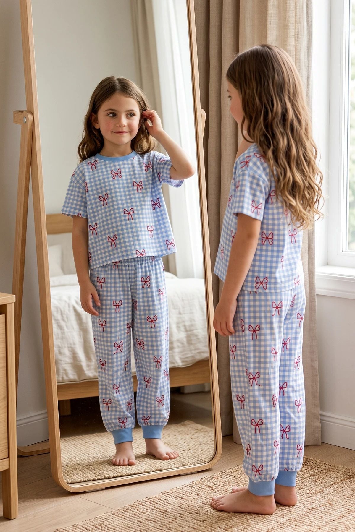 Kız Çocuk Pötikare Desenli Mavi Beyaz Renk Fiyonklu Kısa Kol %100 Pamuk Pijama Takımı