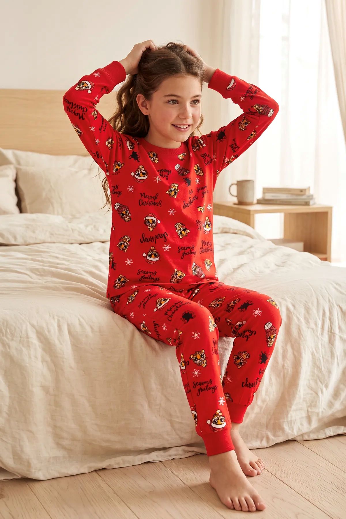 Kız Çocuk Yılbaşı Temalı Tiger Desenli Uzun Kollu Pijama Takımı
