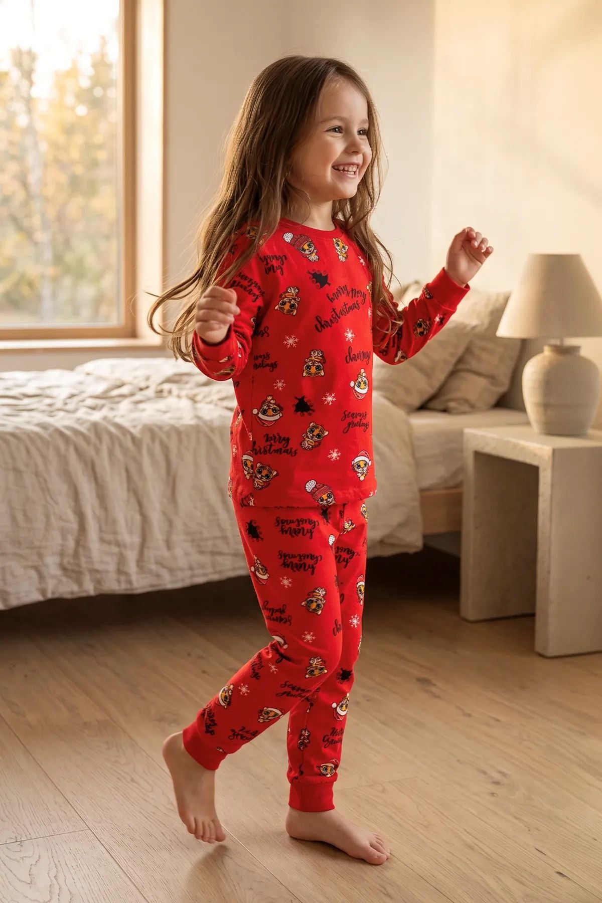 Kız Çocuk Yılbaşı Temalı Tiger Desenli Uzun Kollu Pijama Takımı