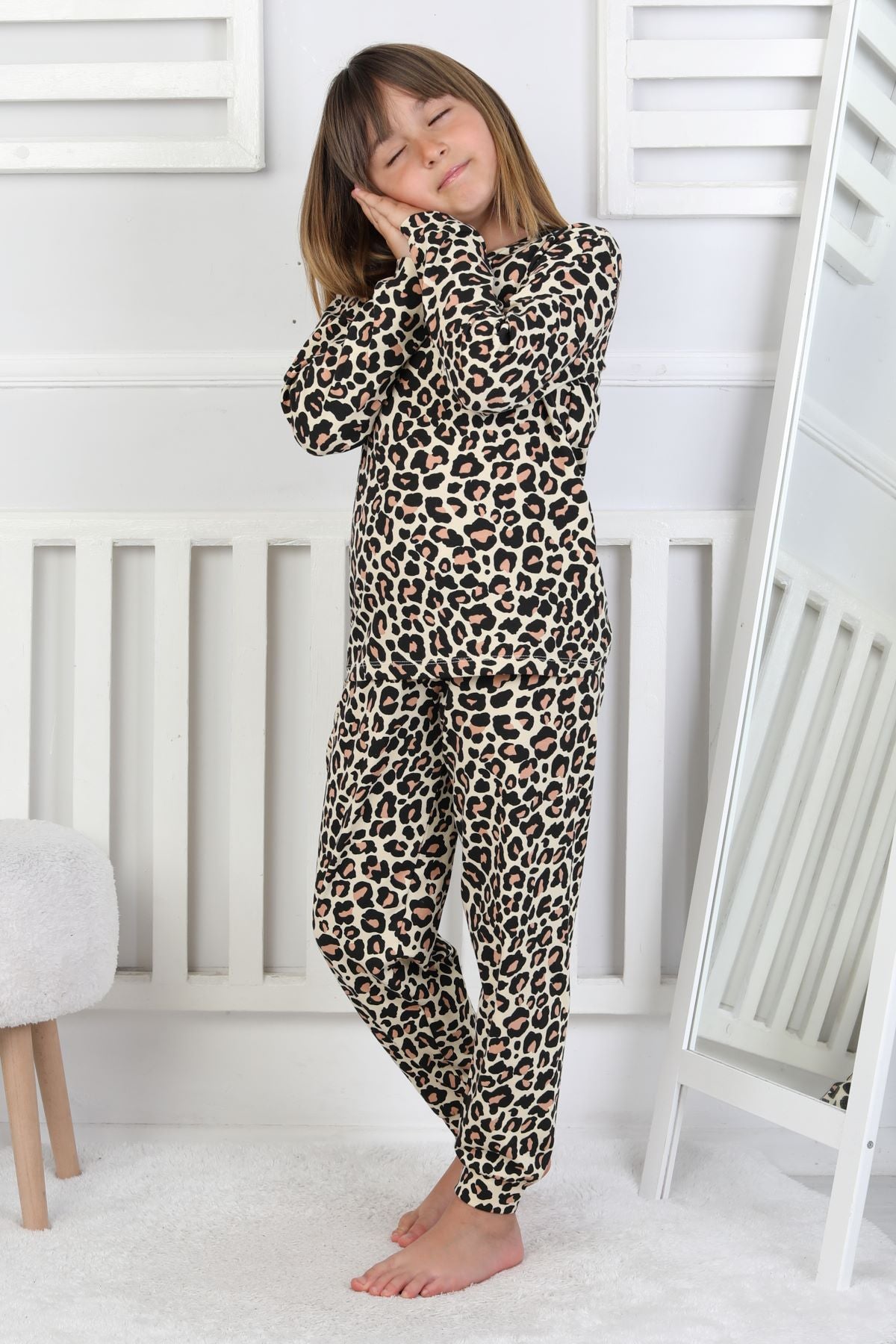 Minik Uyku Avcısı - Vahşi Rahatlık Serisi Leopar Desenli Kız Çocuk Pijama Takımı