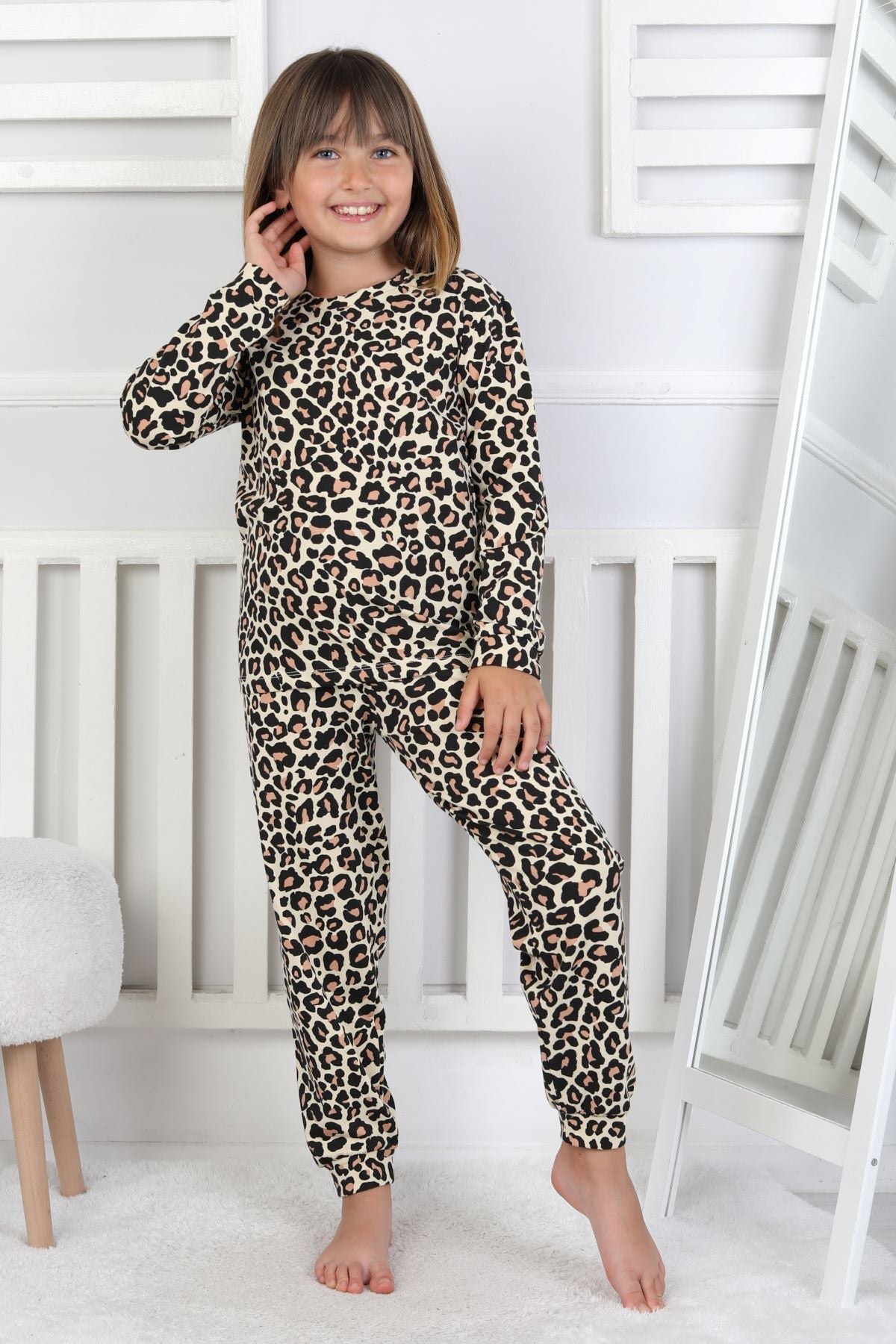 Minik Uyku Avcısı - Vahşi Rahatlık Serisi Leopar Desenli Kız Çocuk Pijama Takımı