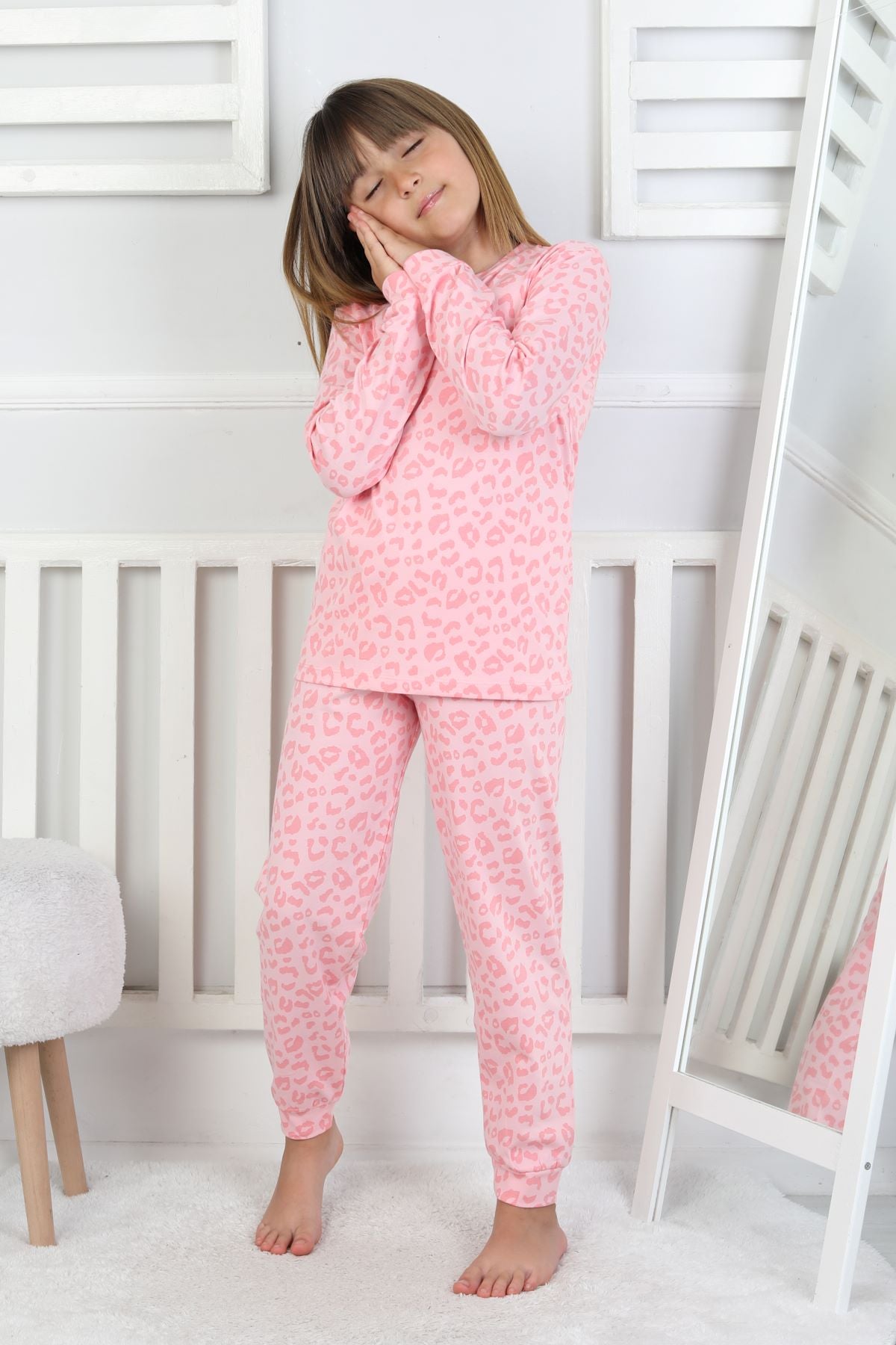 Minik Uyku Avcısı - Vahşi Rahatlık Serisi Leopar Desenli Kız Çocuk Pijama Takımı