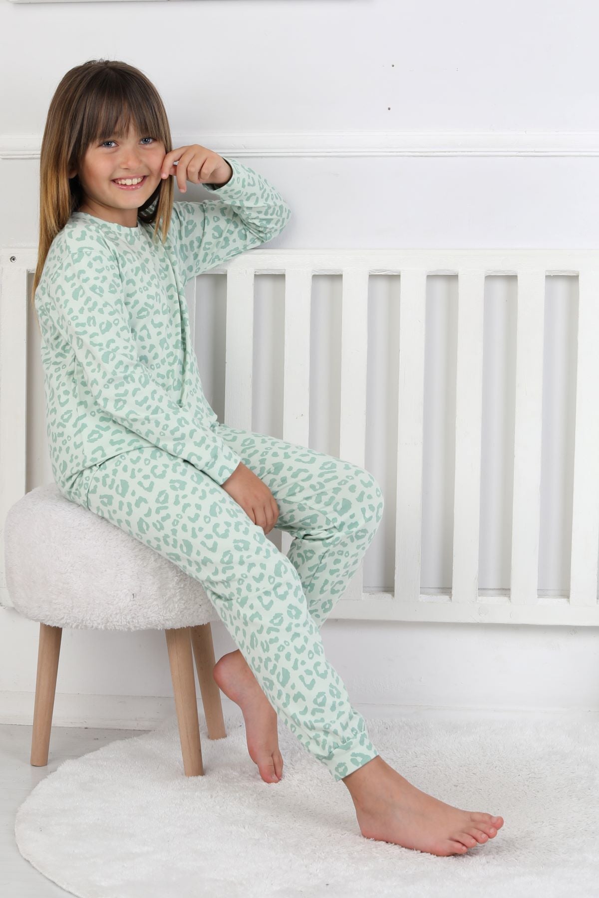 Minik Uyku Avcısı - Vahşi Rahatlık Serisi Leopar Desenli Kız Çocuk Pijama Takımı