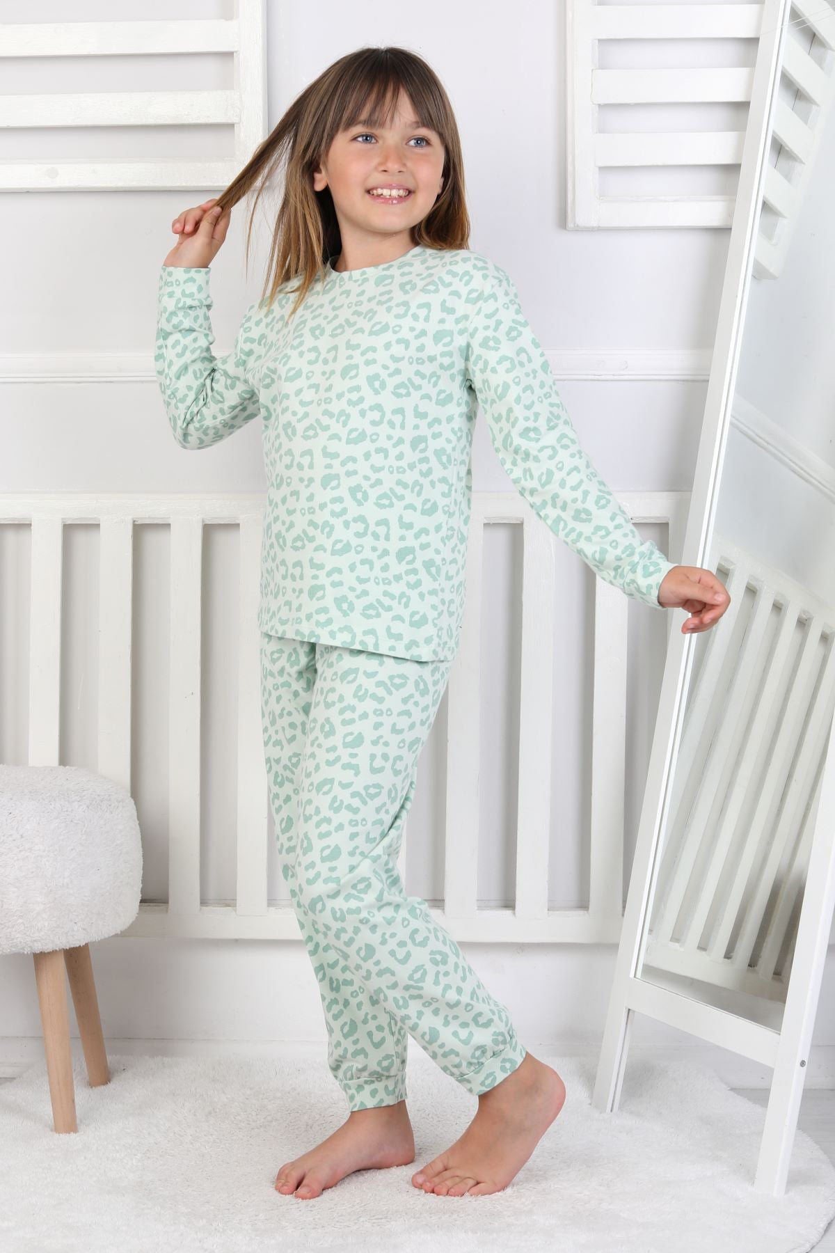 Minik Uyku Avcısı - Vahşi Rahatlık Serisi Leopar Desenli Kız Çocuk Pijama Takımı