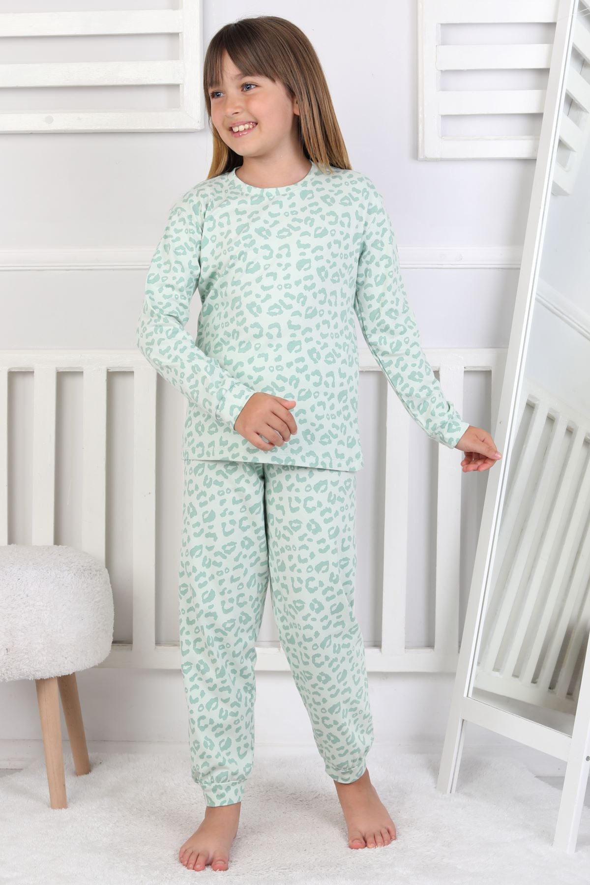 Minik Uyku Avcısı - Vahşi Rahatlık Serisi Leopar Desenli Kız Çocuk Pijama Takımı