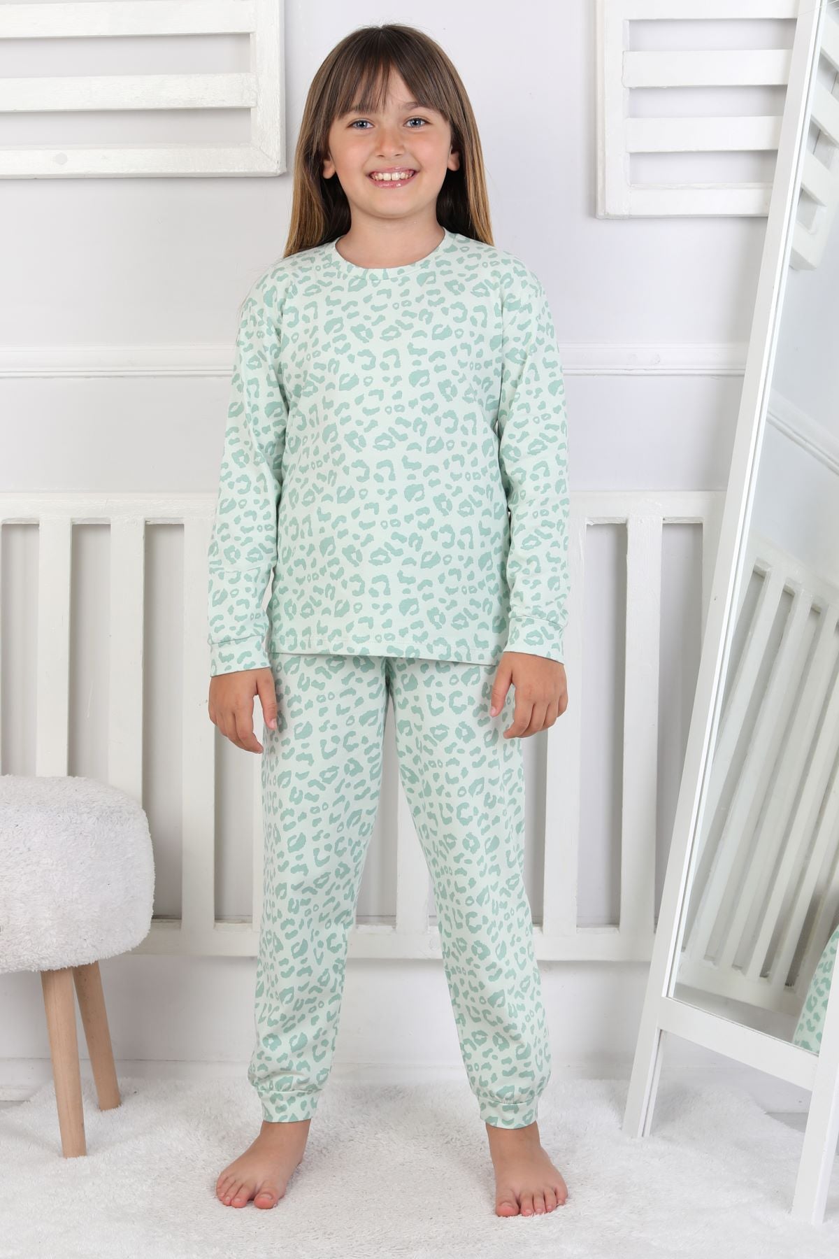 Minik Uyku Avcısı - Vahşi Rahatlık Serisi Leopar Desenli Kız Çocuk Pijama Takımı