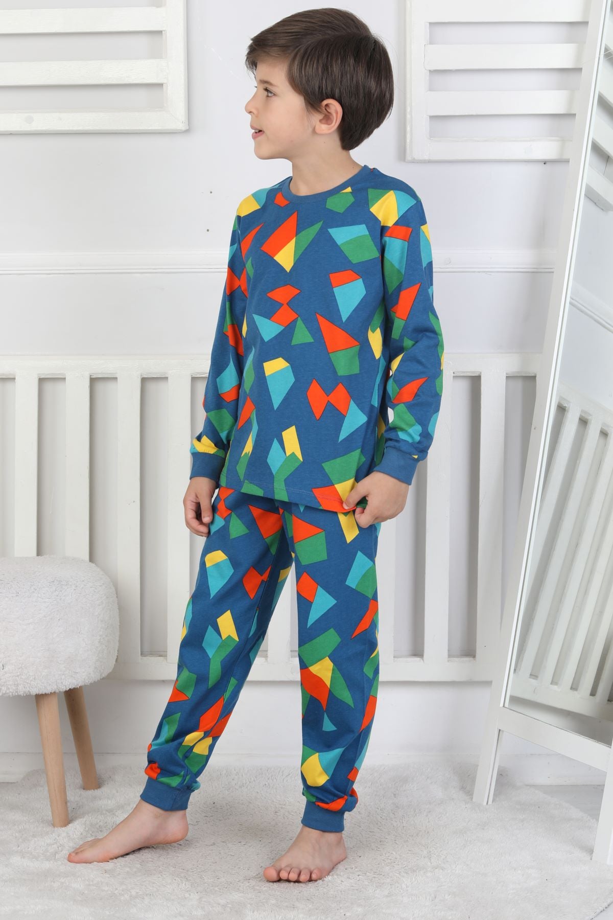 Renkli Geometrik Şekilli Erkek Çocuk Pijama Takımı