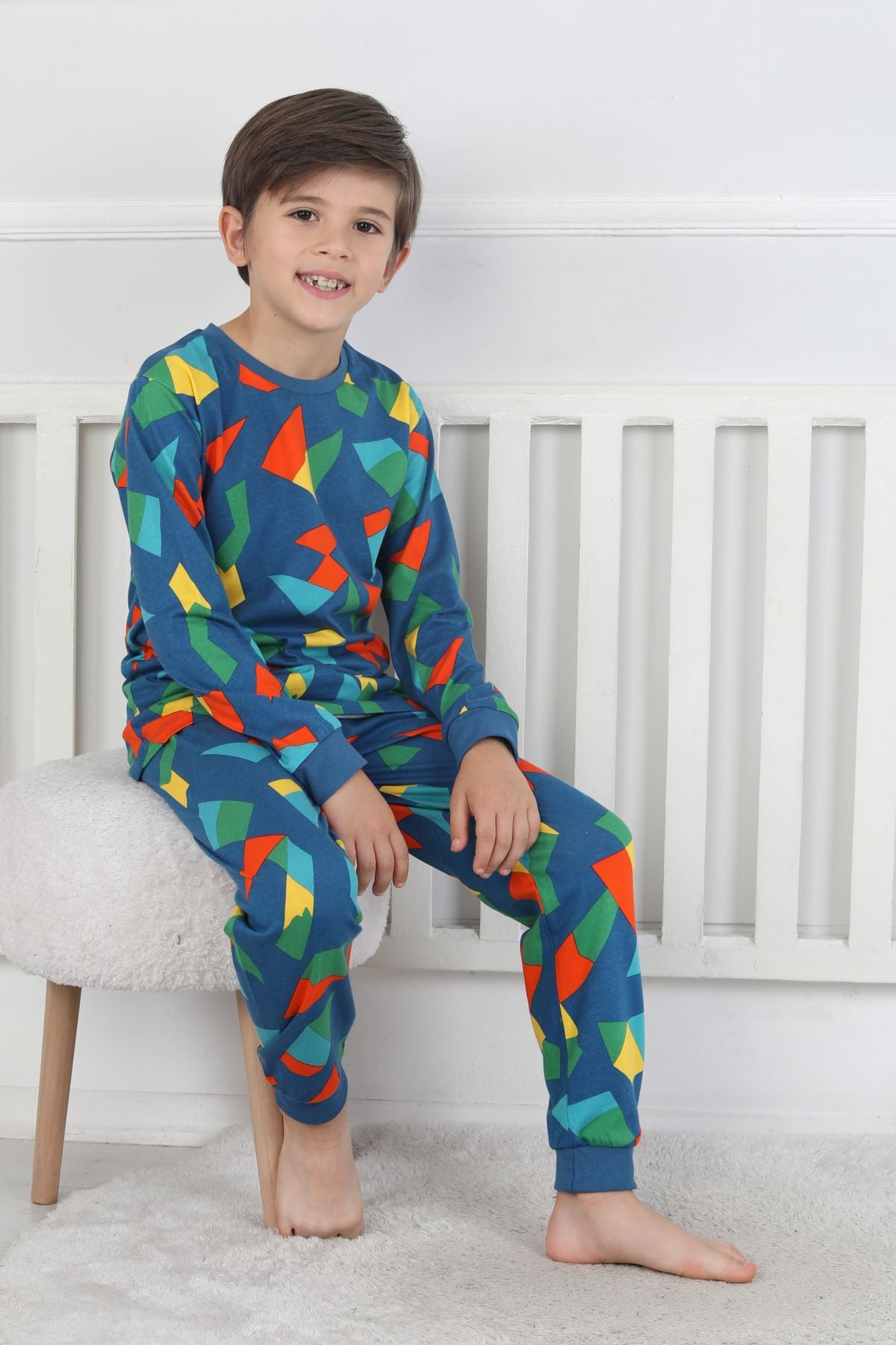 Renkli Geometrik Şekilli Erkek Çocuk Pijama Takımı