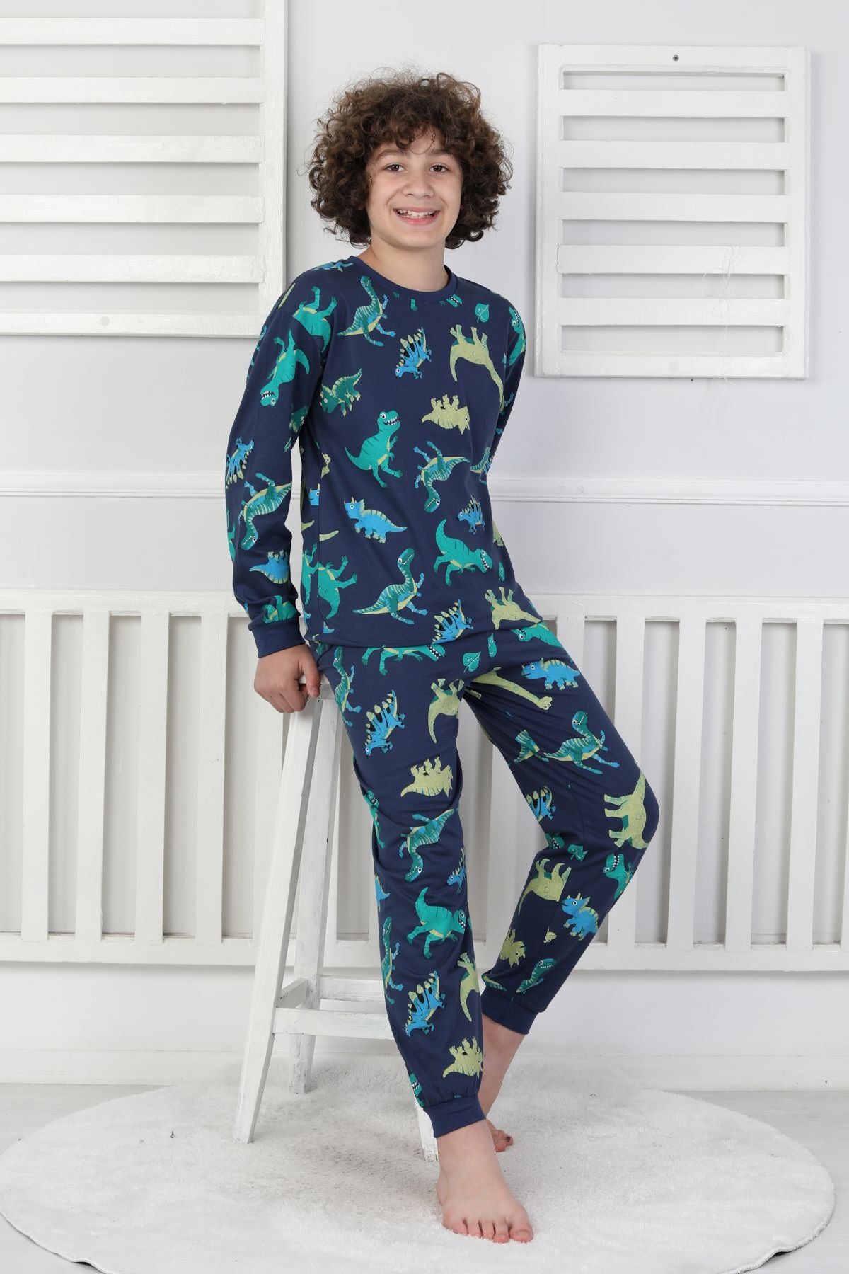 Stegosaurus desenli erkek çocuk pijama takımı