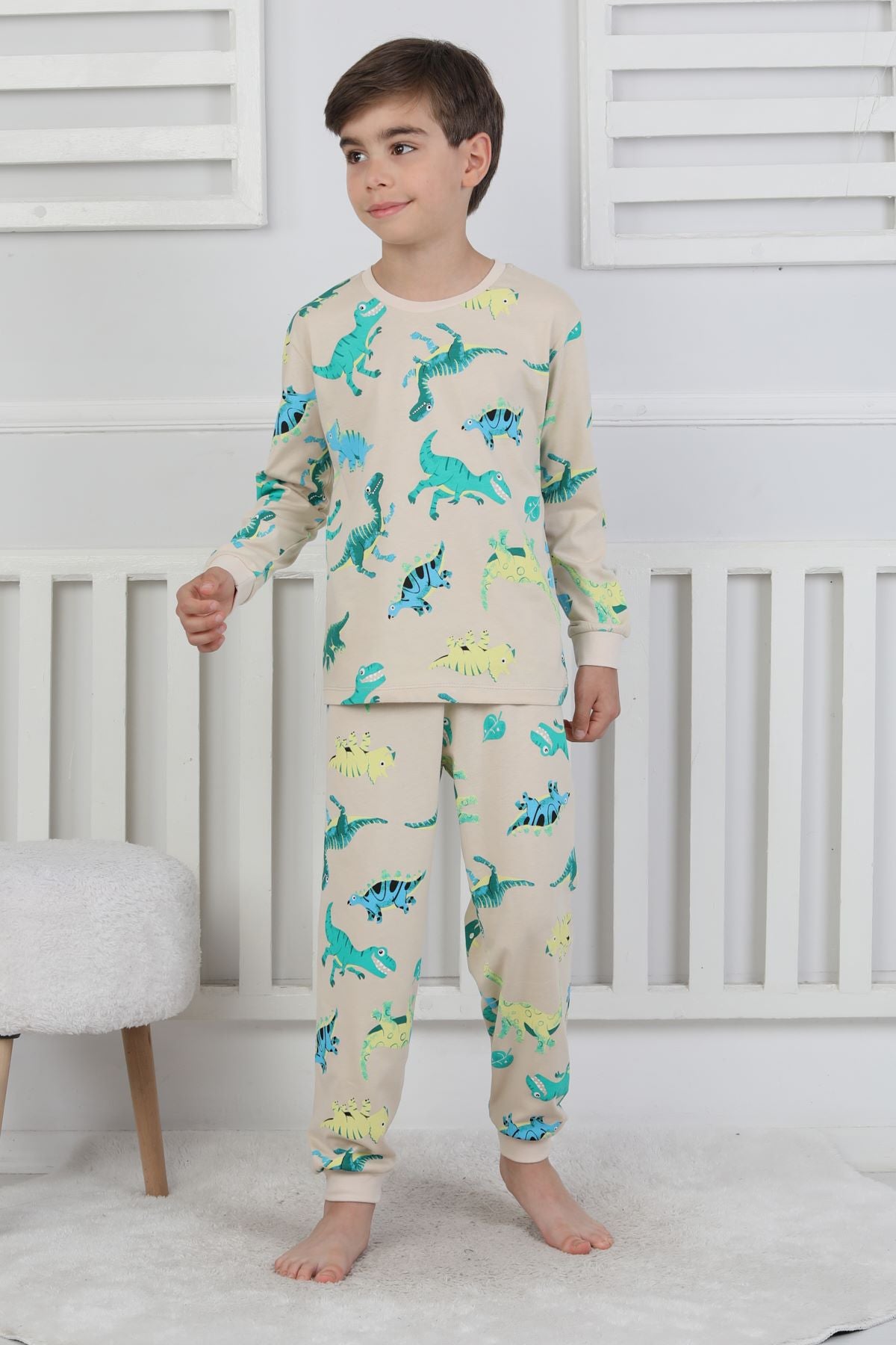 Stegosaurus desenli erkek çocuk pijama takımı